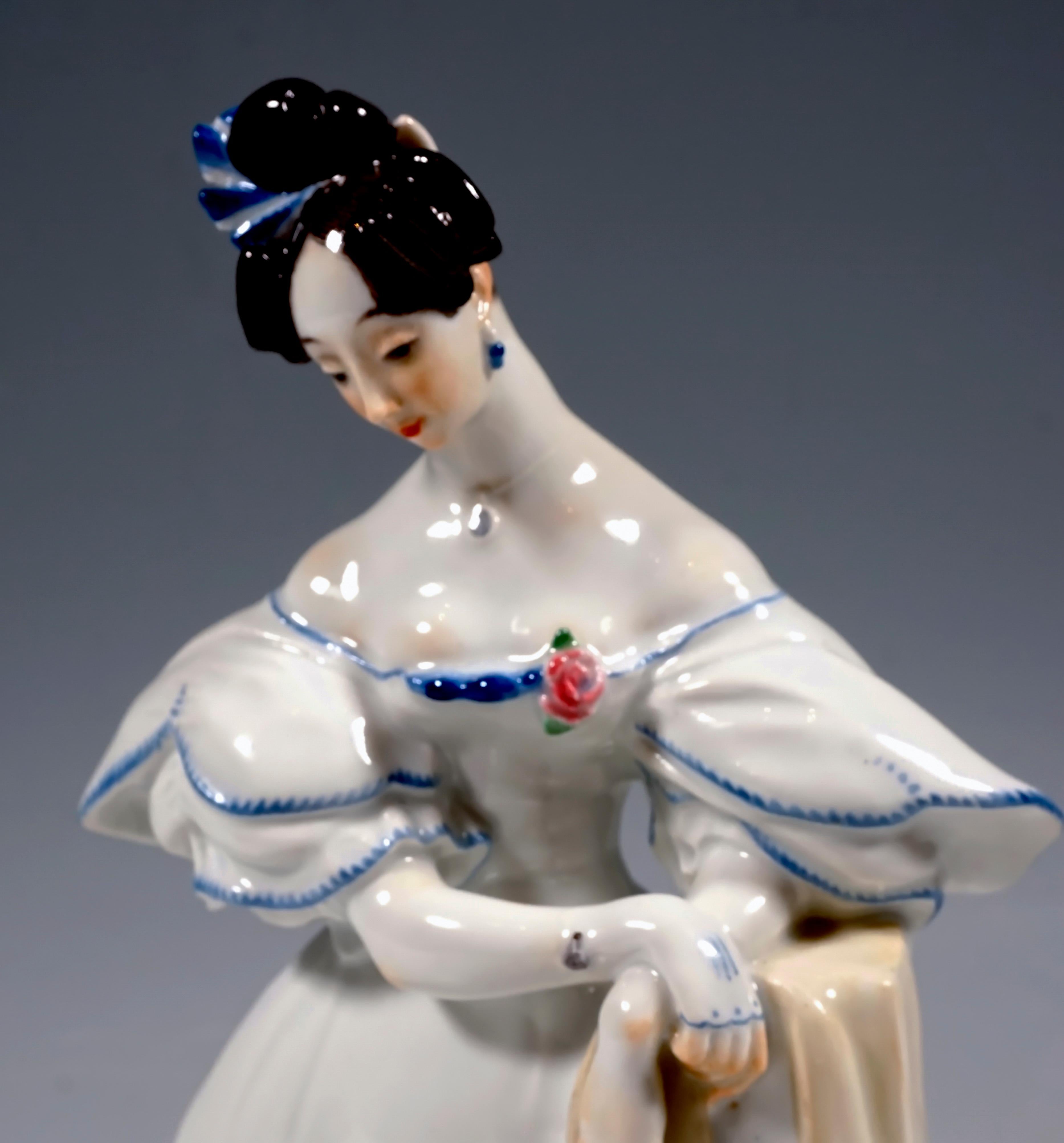 Meissen Porcelain Figure 'Biedermeier Lady' by Paul Scheurich, 1924-1934 In Good Condition In Vienna, AT