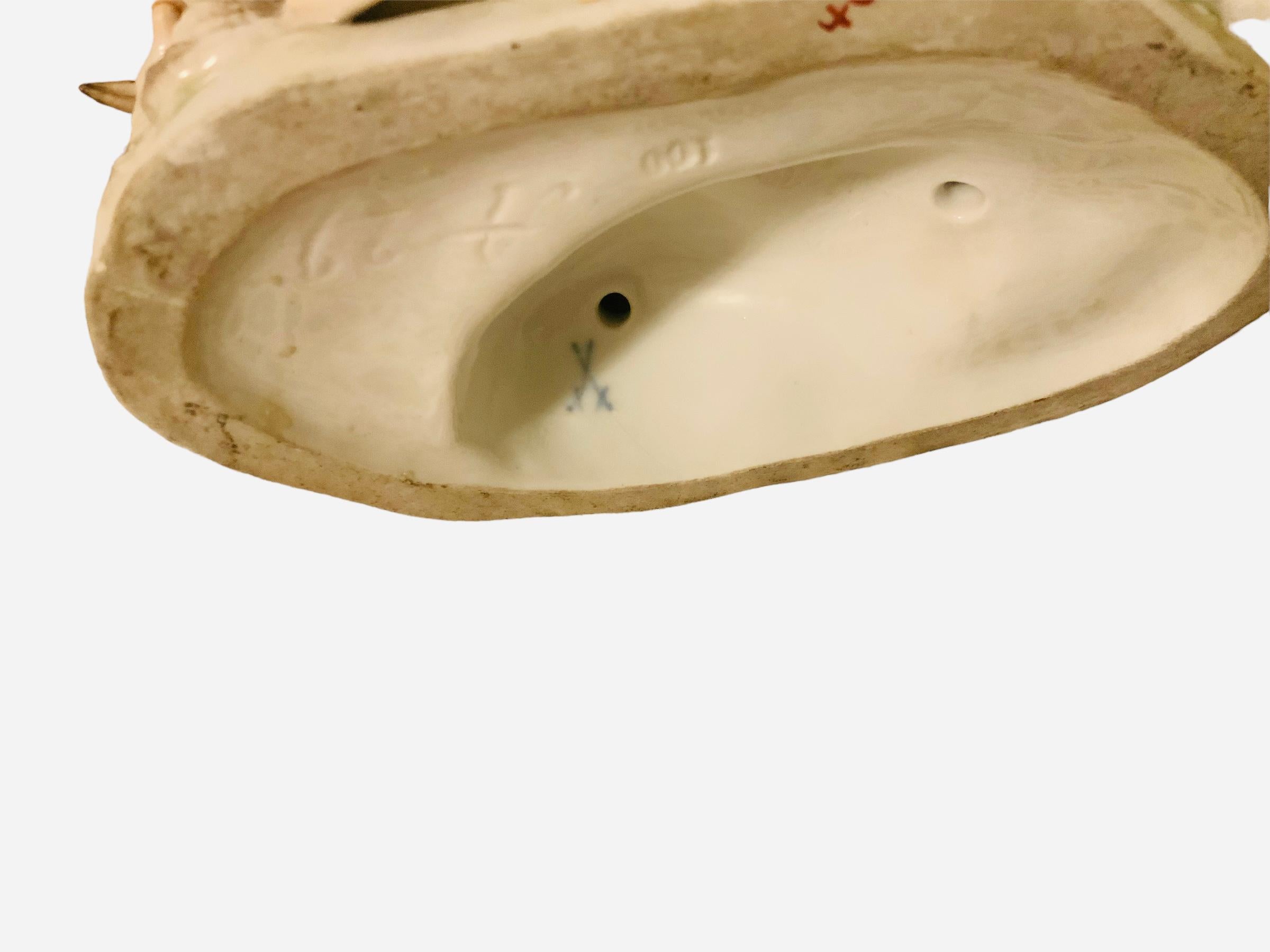 Grupo de figuras de porcelana de Meissen de una pastora y un soldado en venta 4