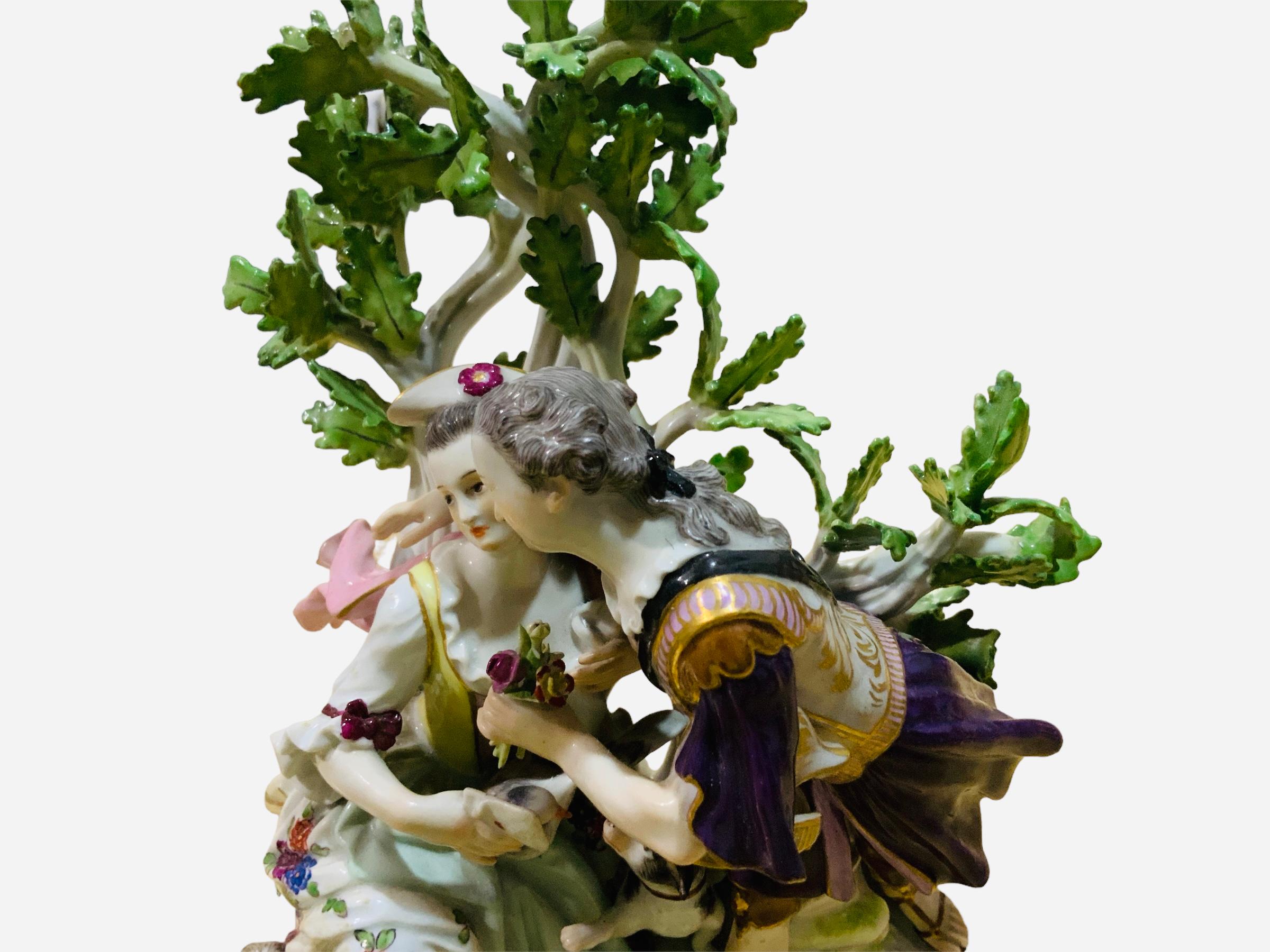 Grupo de figuras de porcelana de Meissen de una pastora y un soldado en venta 7