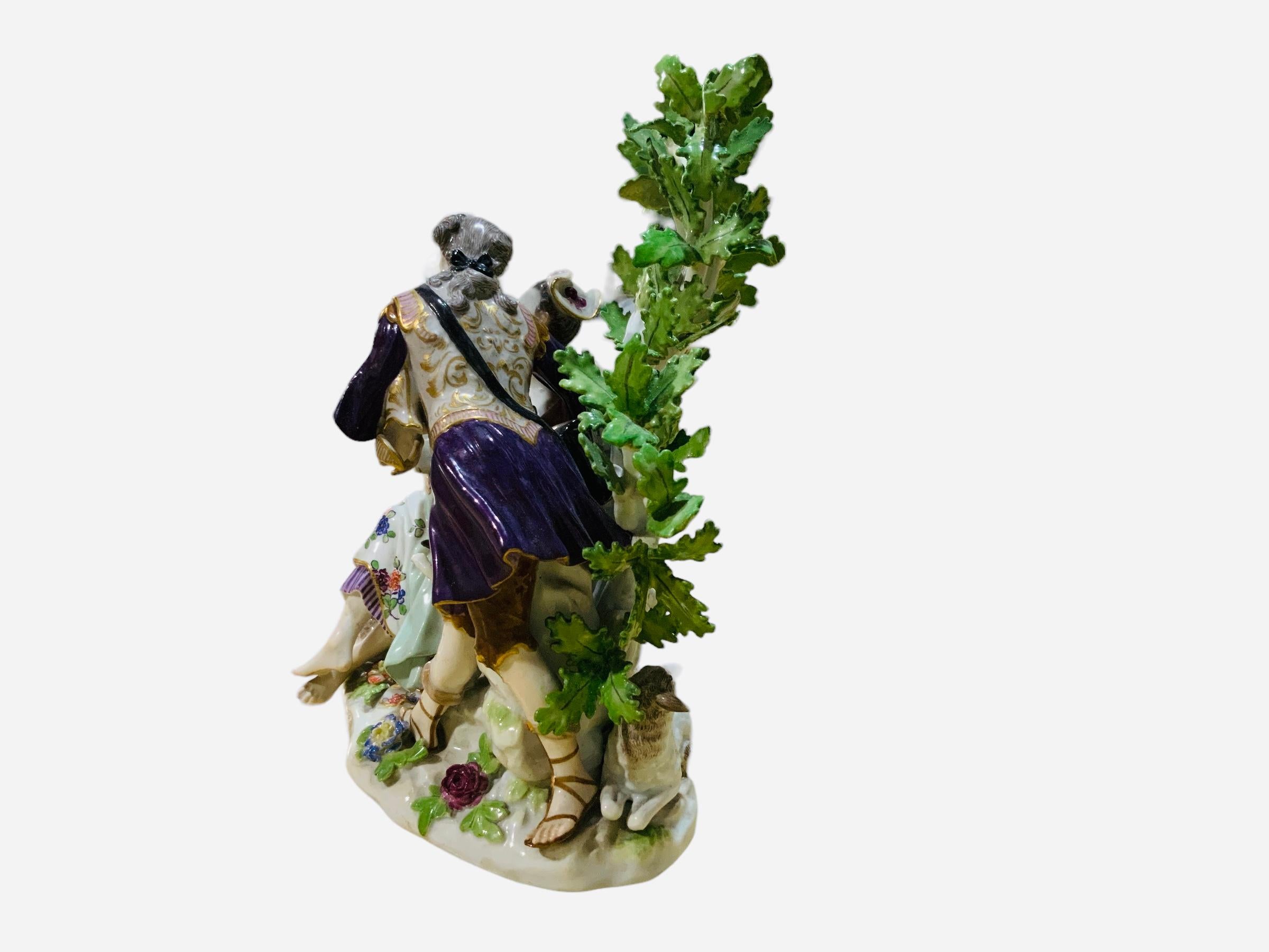 Grupo de figuras de porcelana de Meissen de una pastora y un soldado en Bueno estado para la venta en Guaynabo, PR