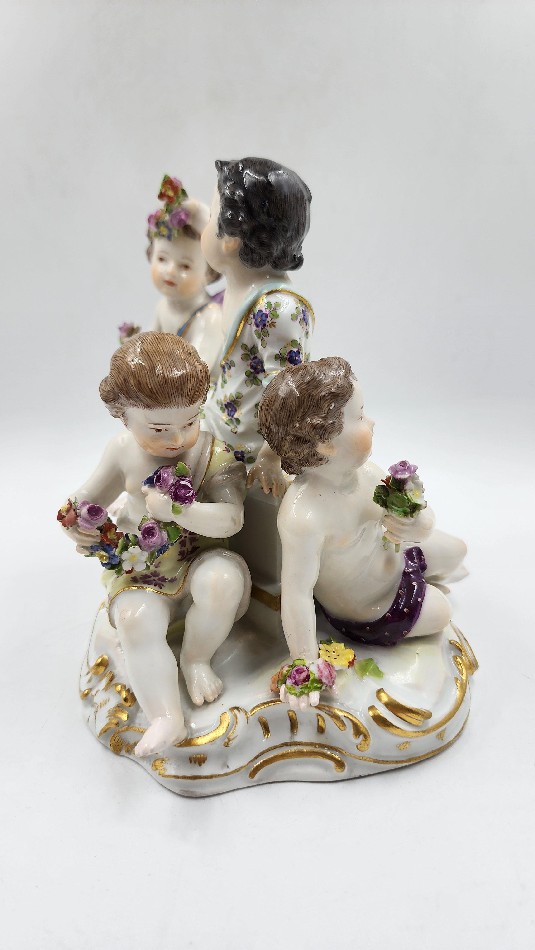 Tedesco Figura di Meissen Porcelain Gruppo di putti con fiori in vendita