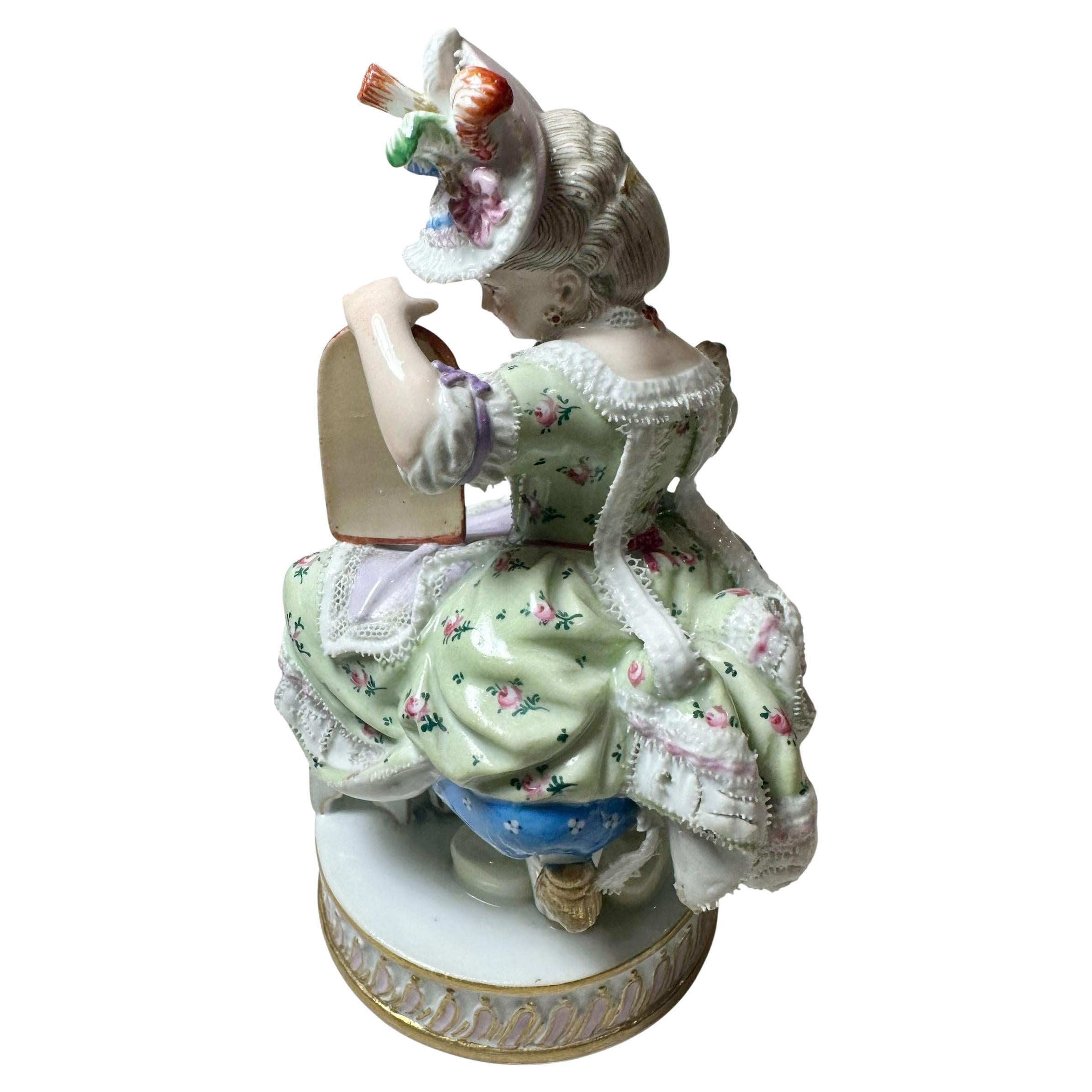 Tedesco Meissen Porcelain Figure of a Girl with a Dog and Looking Glass in vendita
