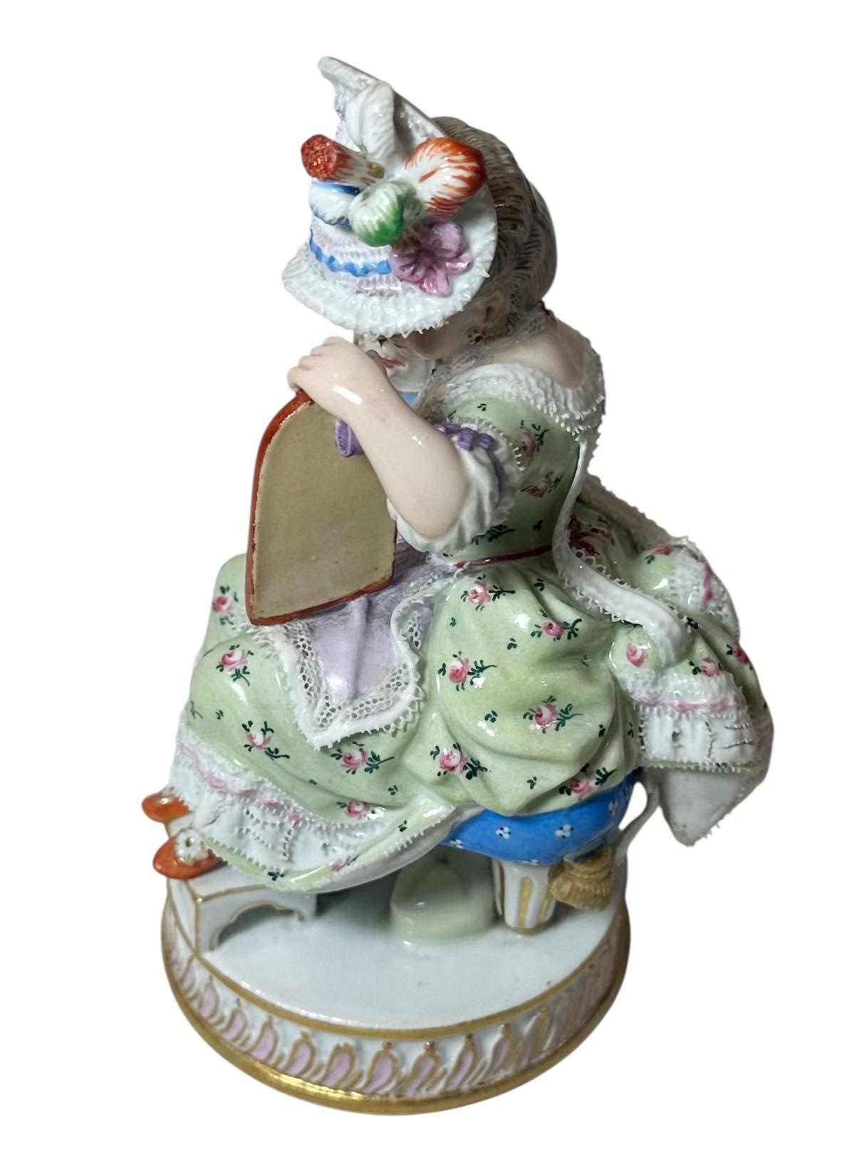 Meissen Porcelain Figure of a Girl with a Dog and Looking Glass In condizioni buone in vendita a Tampa, FL