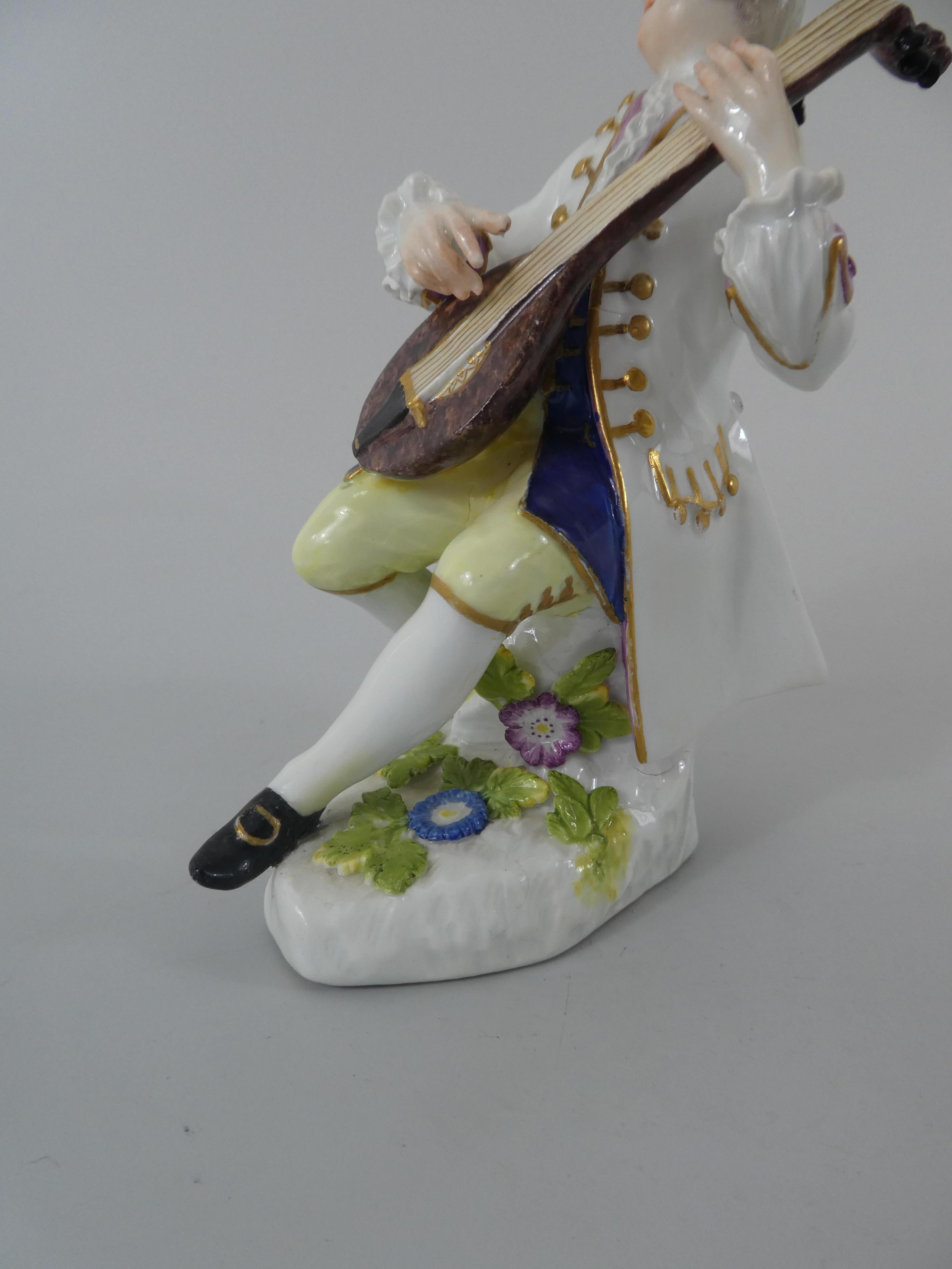 Meissener Porzellanfigur eines Lautenisten:: Paul Reinicke:: um 1740 1
