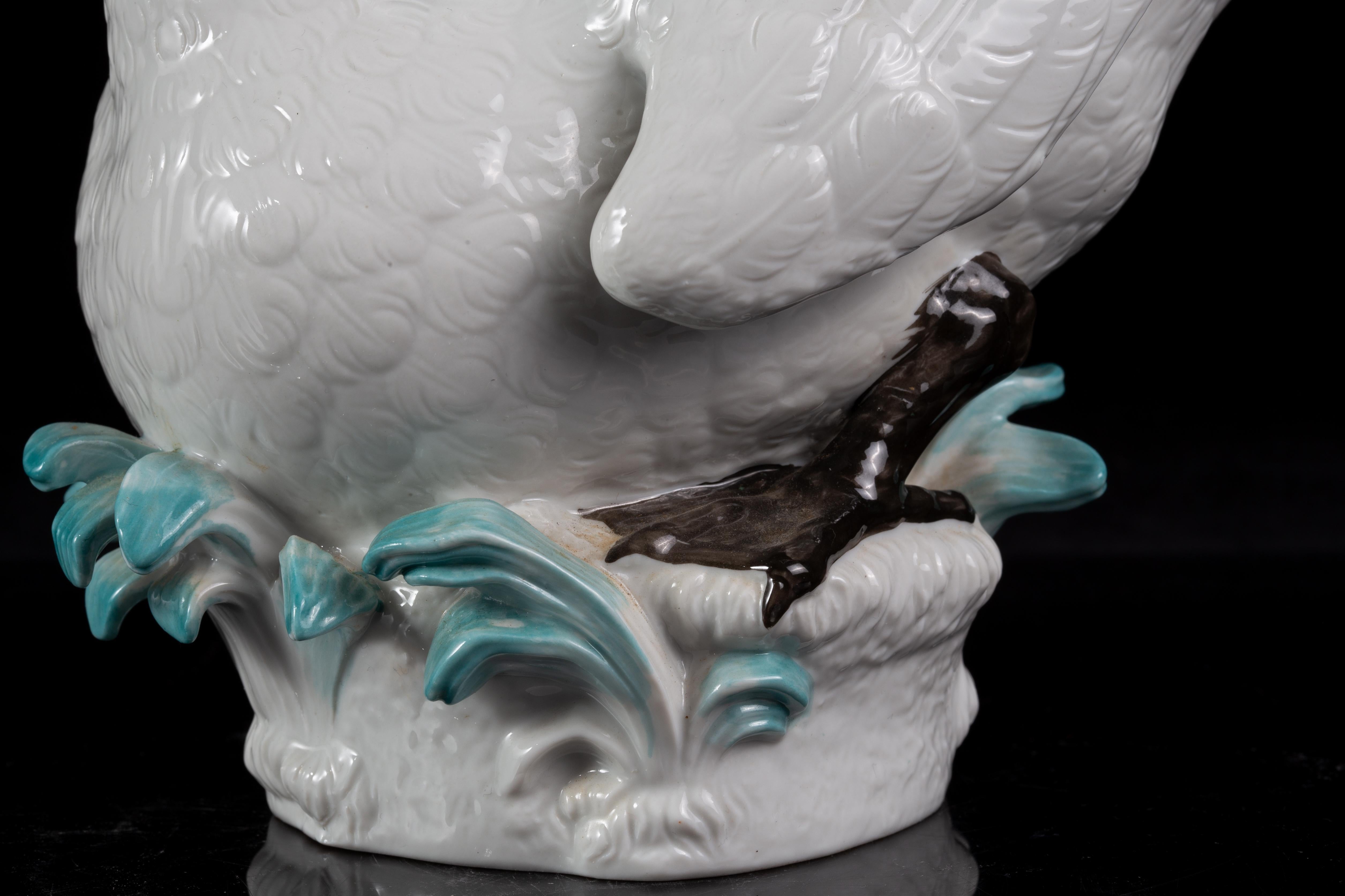Figure de cygne en porcelaine de Meissen, d'après un modèle de Johann Joachim Kändler en vente 5