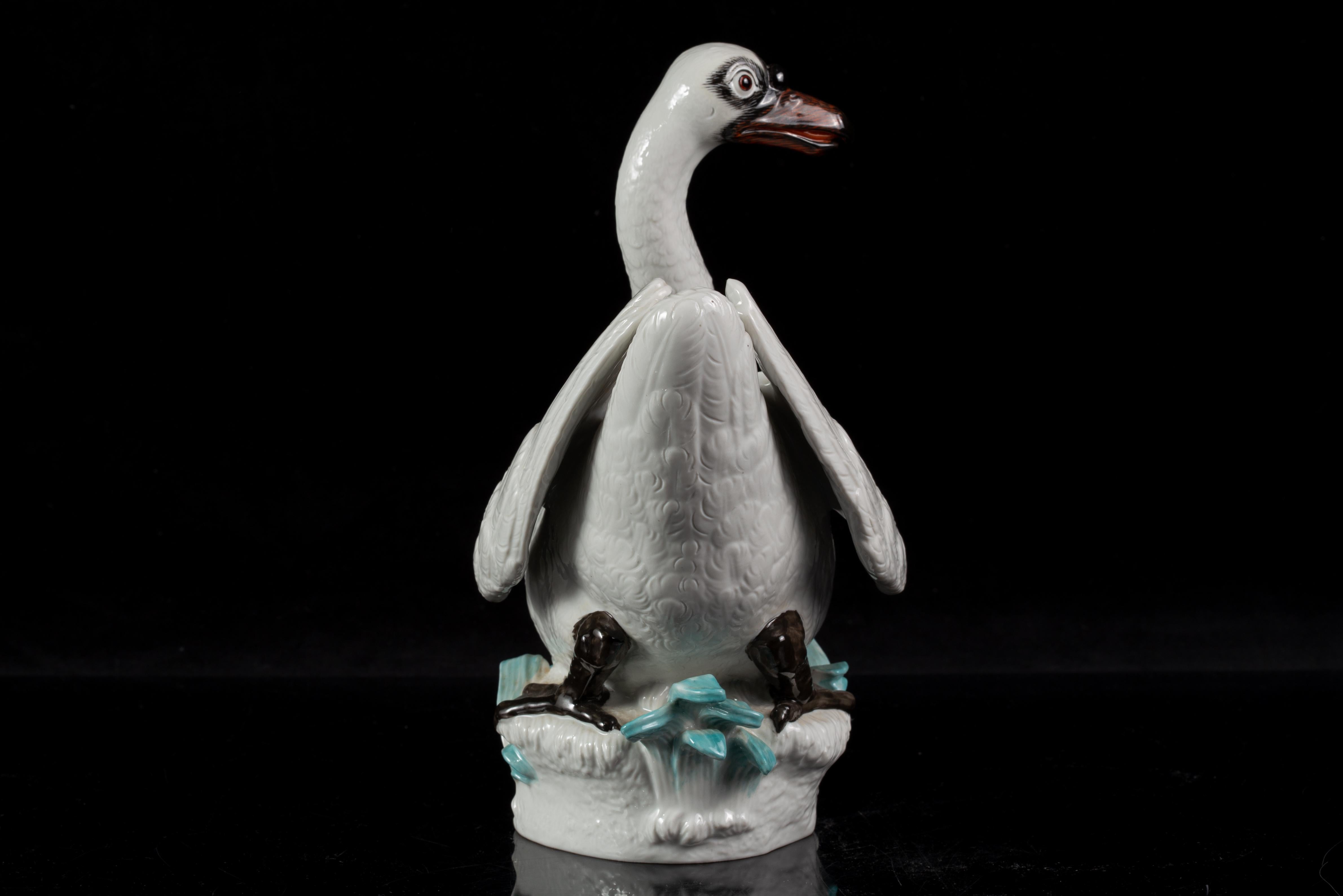 Début du 20ème siècle Figure de cygne en porcelaine de Meissen, d'après un modèle de Johann Joachim Kändler en vente