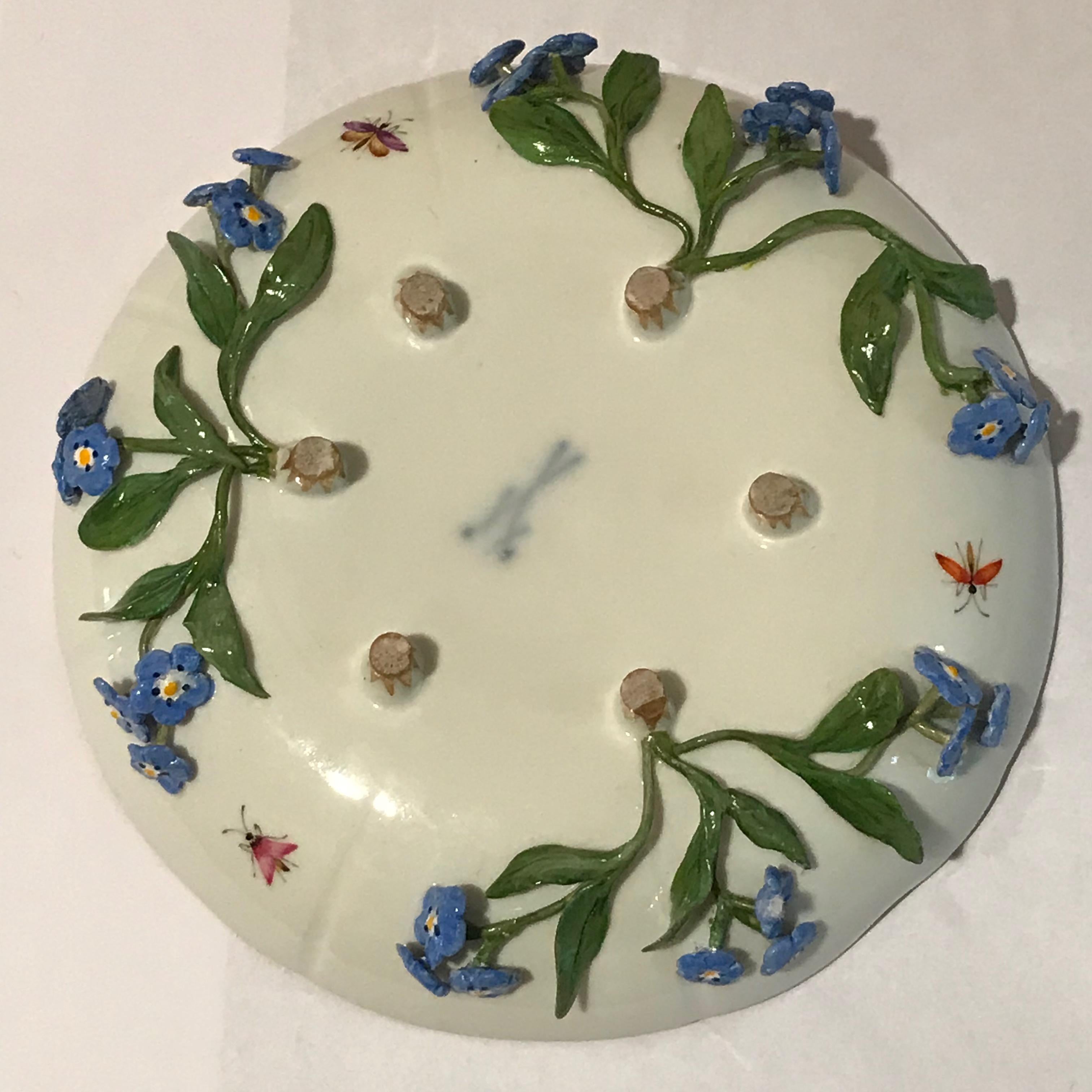 Meissen Porcelain 'Forget Me Not' Tea Set In Excellent Condition For Sale In Washington Crossing, PA