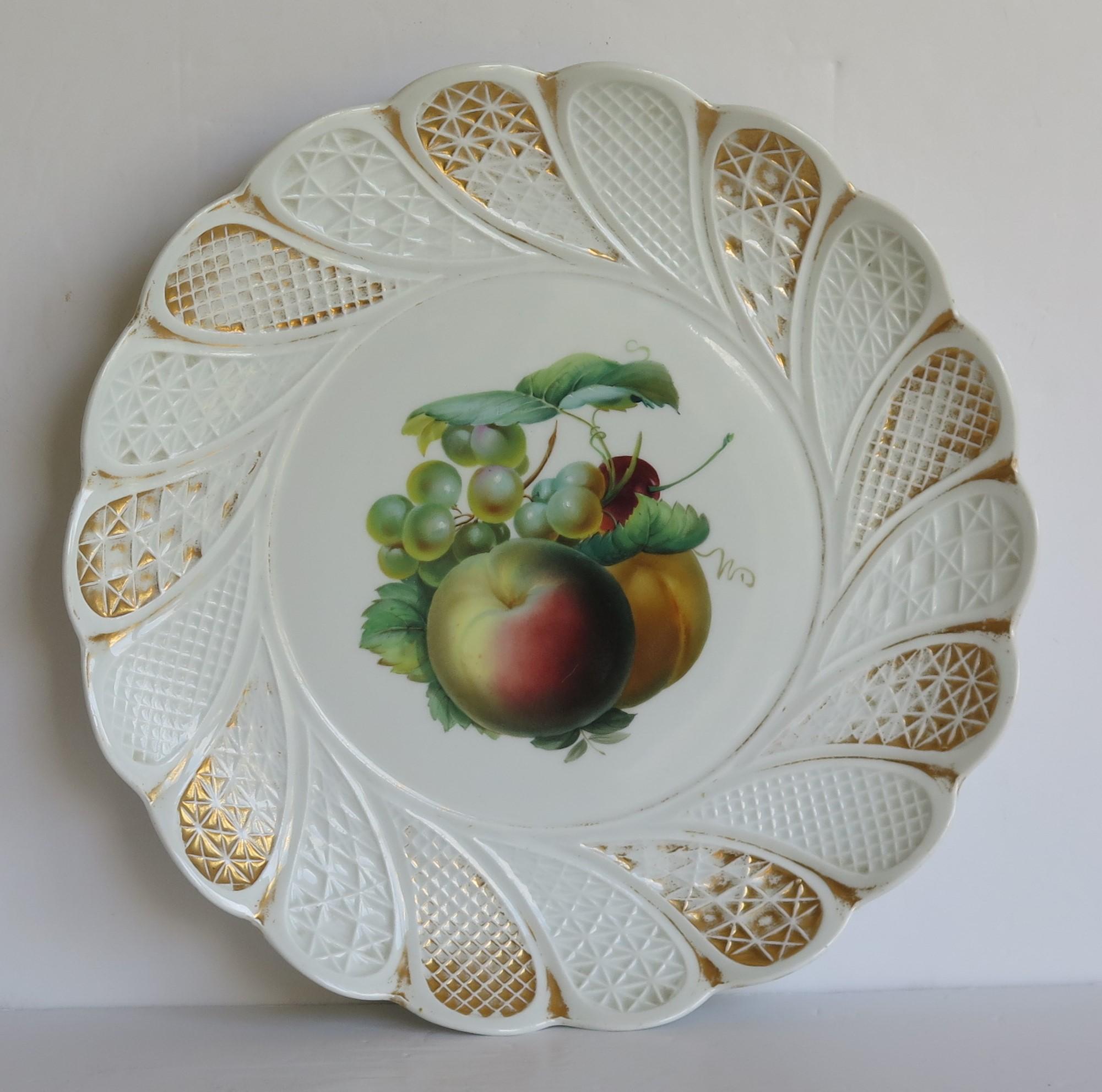 Großer Teller oder Platzteller aus Meissener Porzellan, handbemalt und vergoldet, um 1870 (19. Jahrhundert) im Angebot
