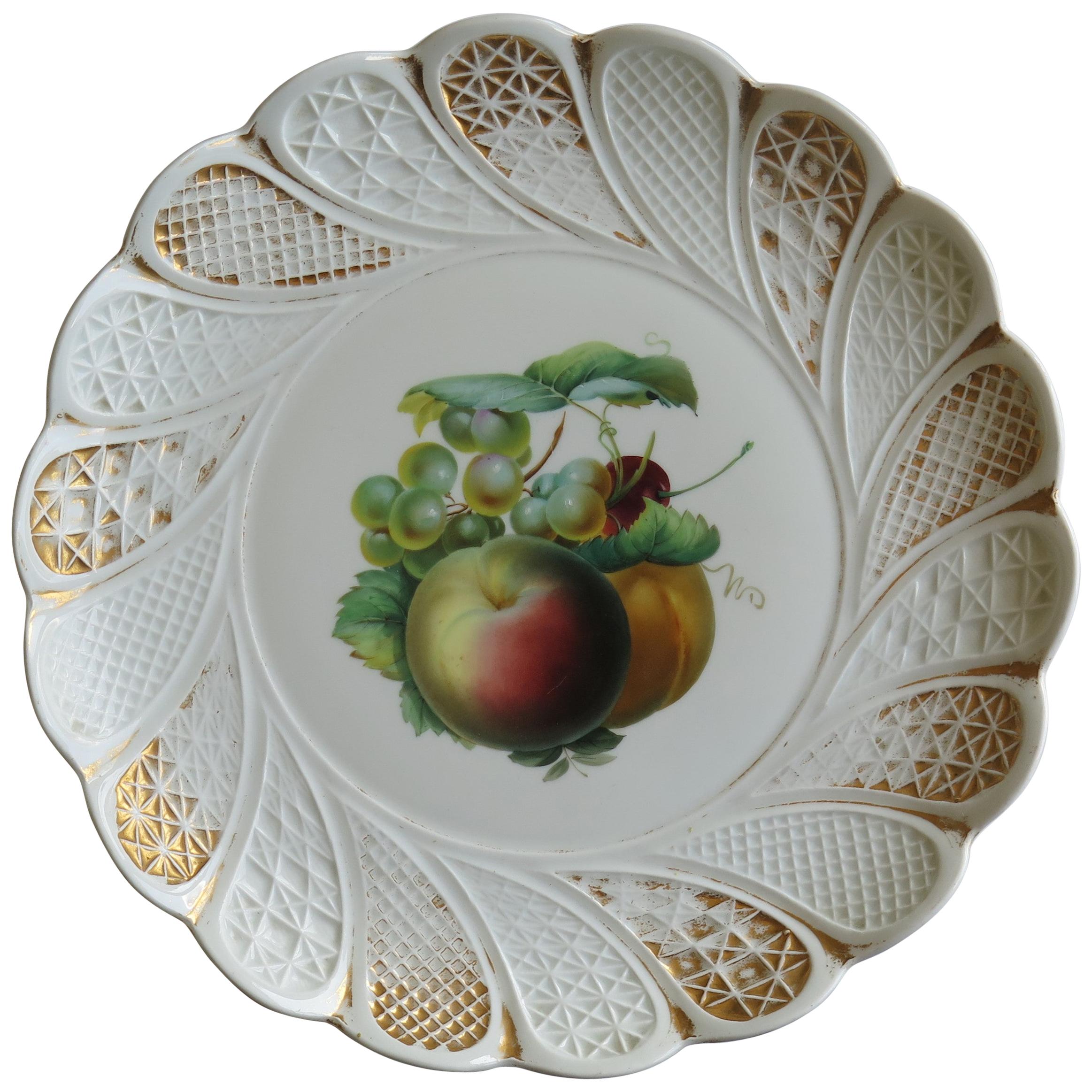 Grande assiette ou sous-assiette de présentation en porcelaine de Meissen peinte et dorée à la main, vers 1870