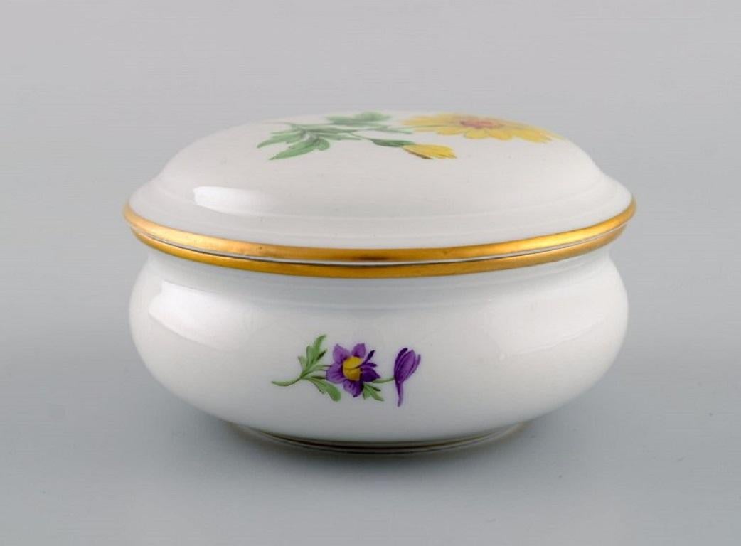 Meissen Porcelain Lidded Jar with Hand-Painted Flowers and Gold Edge In Excellent Condition In Copenhagen, DK