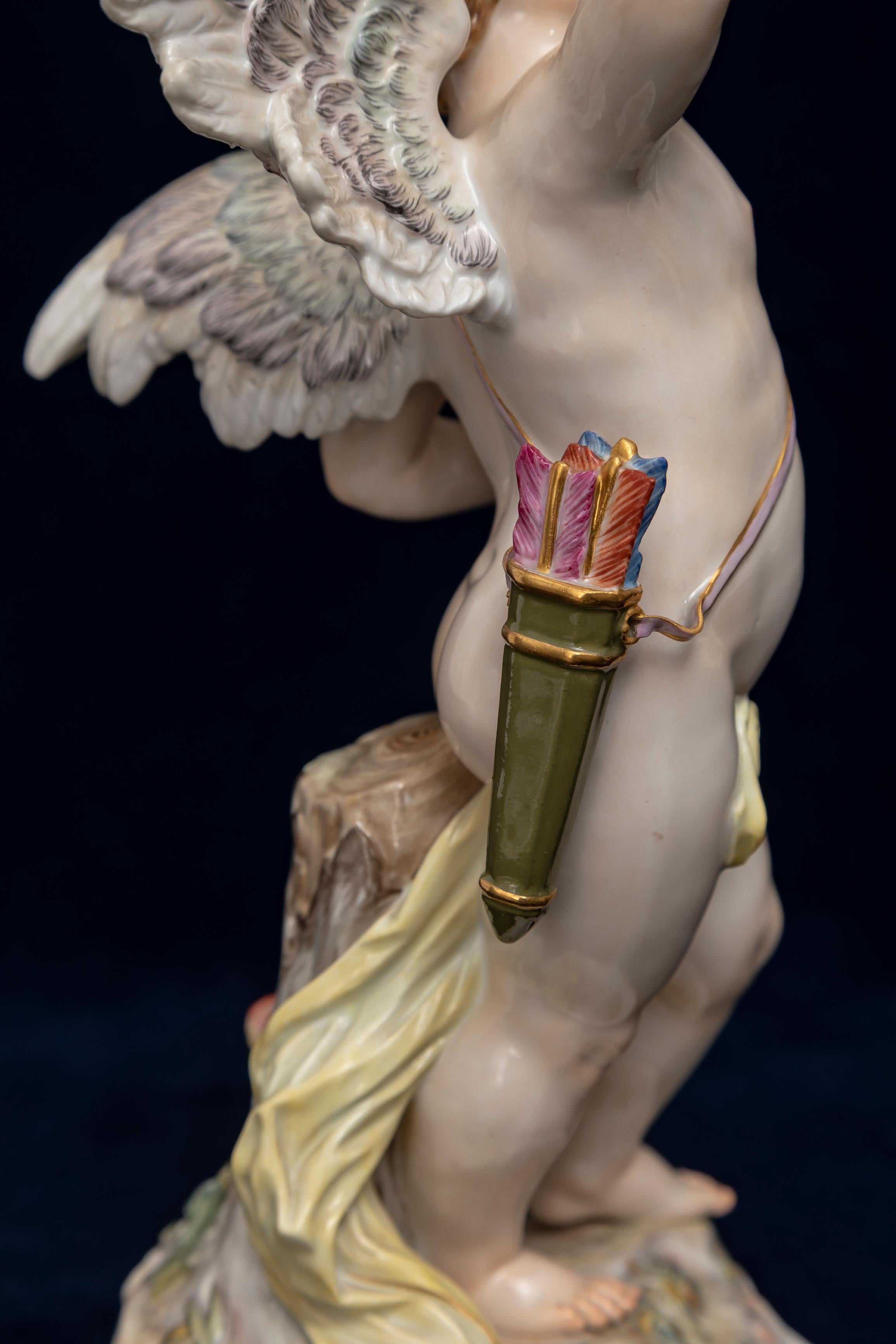 Meissen Porcelain, Série Amour : Cupidon envoyant une lettre d'amour avec l'oiseau de l'amour C1870 en vente 3