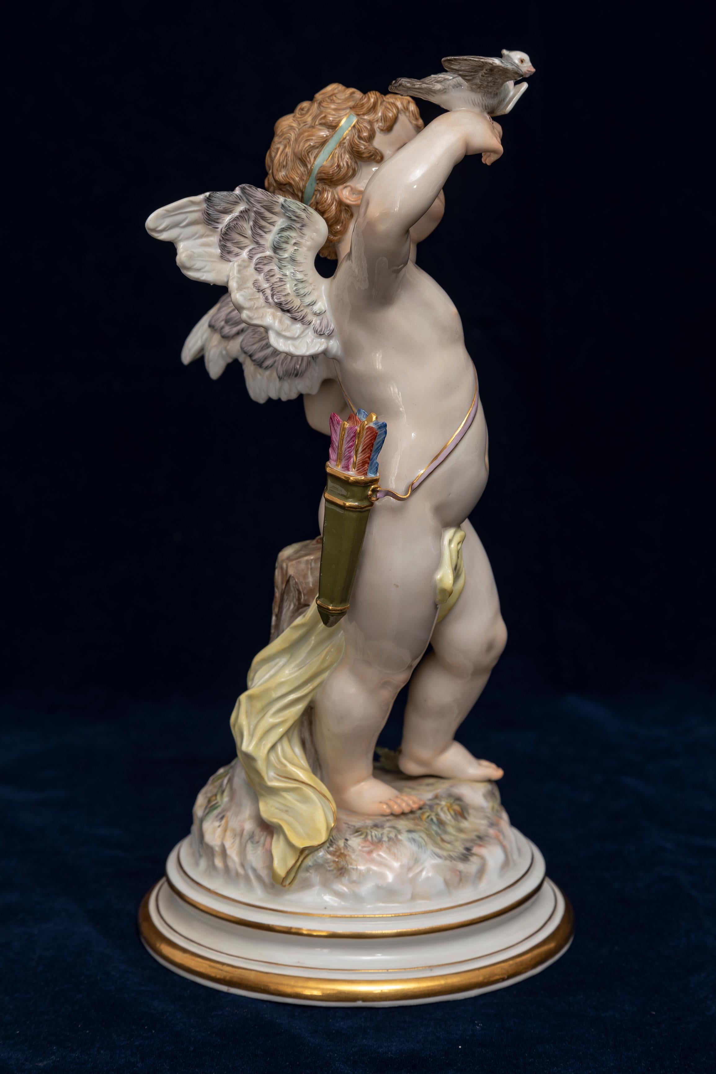 Peint à la main Meissen Porcelain, Série Amour : Cupidon envoyant une lettre d'amour avec l'oiseau de l'amour C1870 en vente