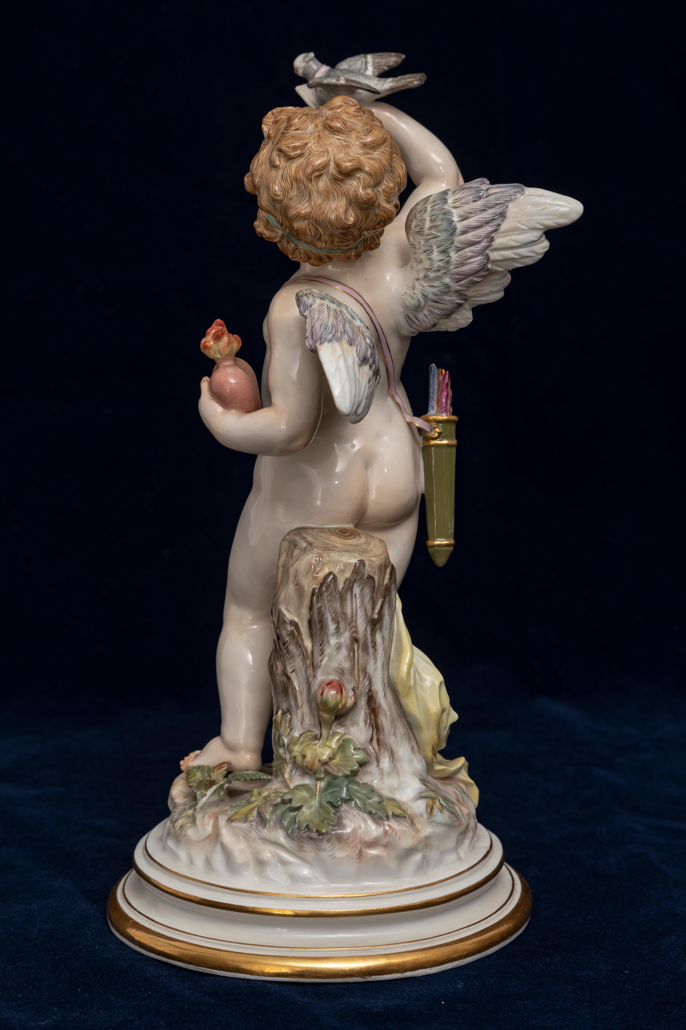 Milieu du XIXe siècle Meissen Porcelain, Série Amour : Cupidon envoyant une lettre d'amour avec l'oiseau de l'amour C1870 en vente