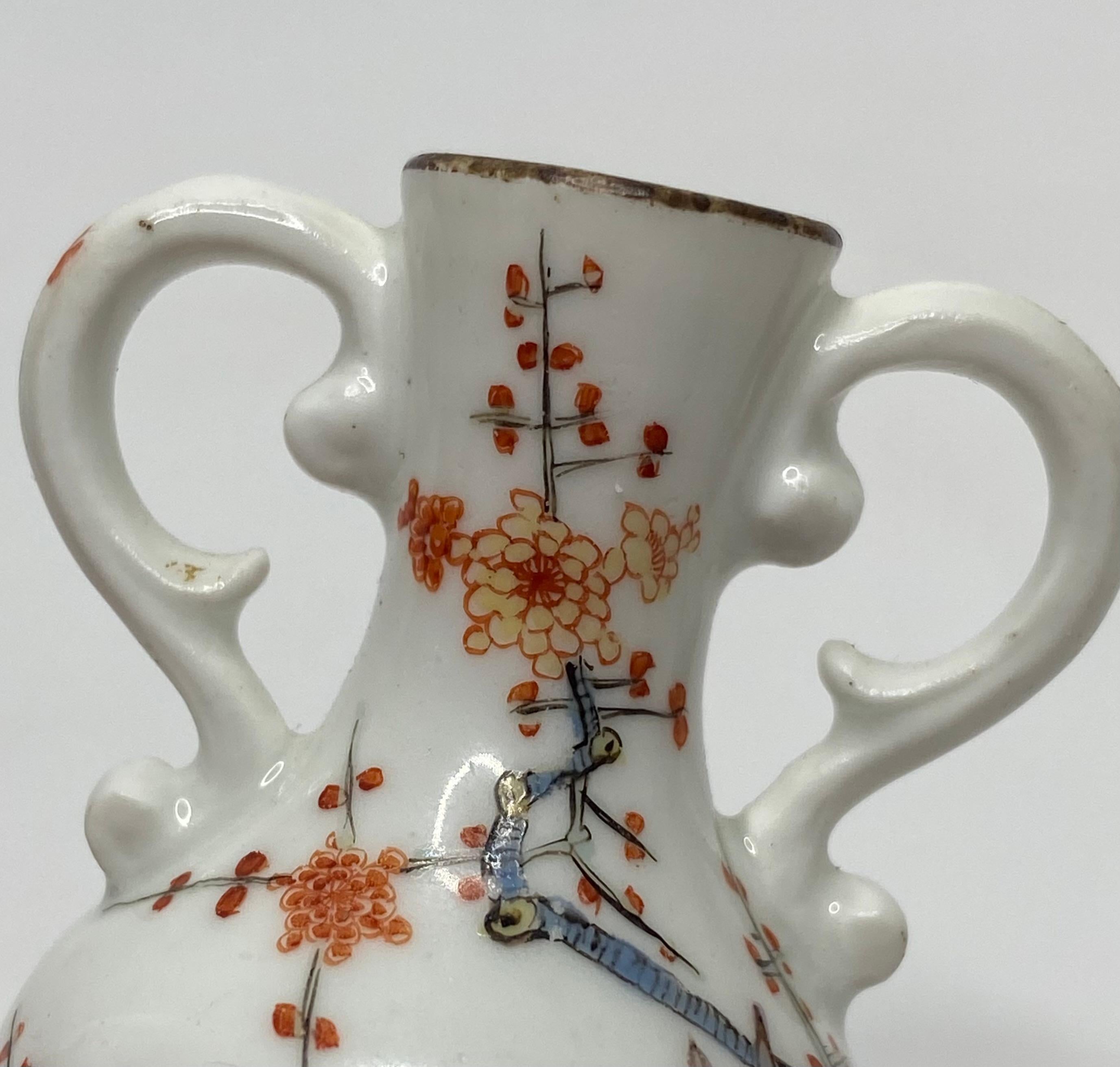 Meissen porcelain miniature vase, Kakiemon, c. 1735. 1