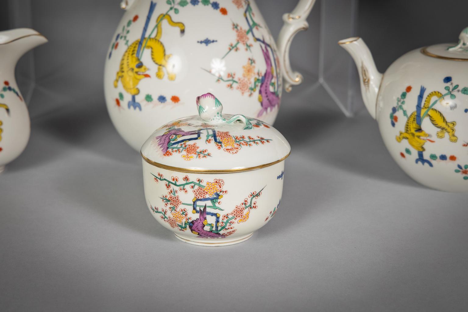 Meissen Porcelain 'Old Rich Yellow Lion' Tee- und Kaffeeservice, um 1900 (Porzellan) im Angebot