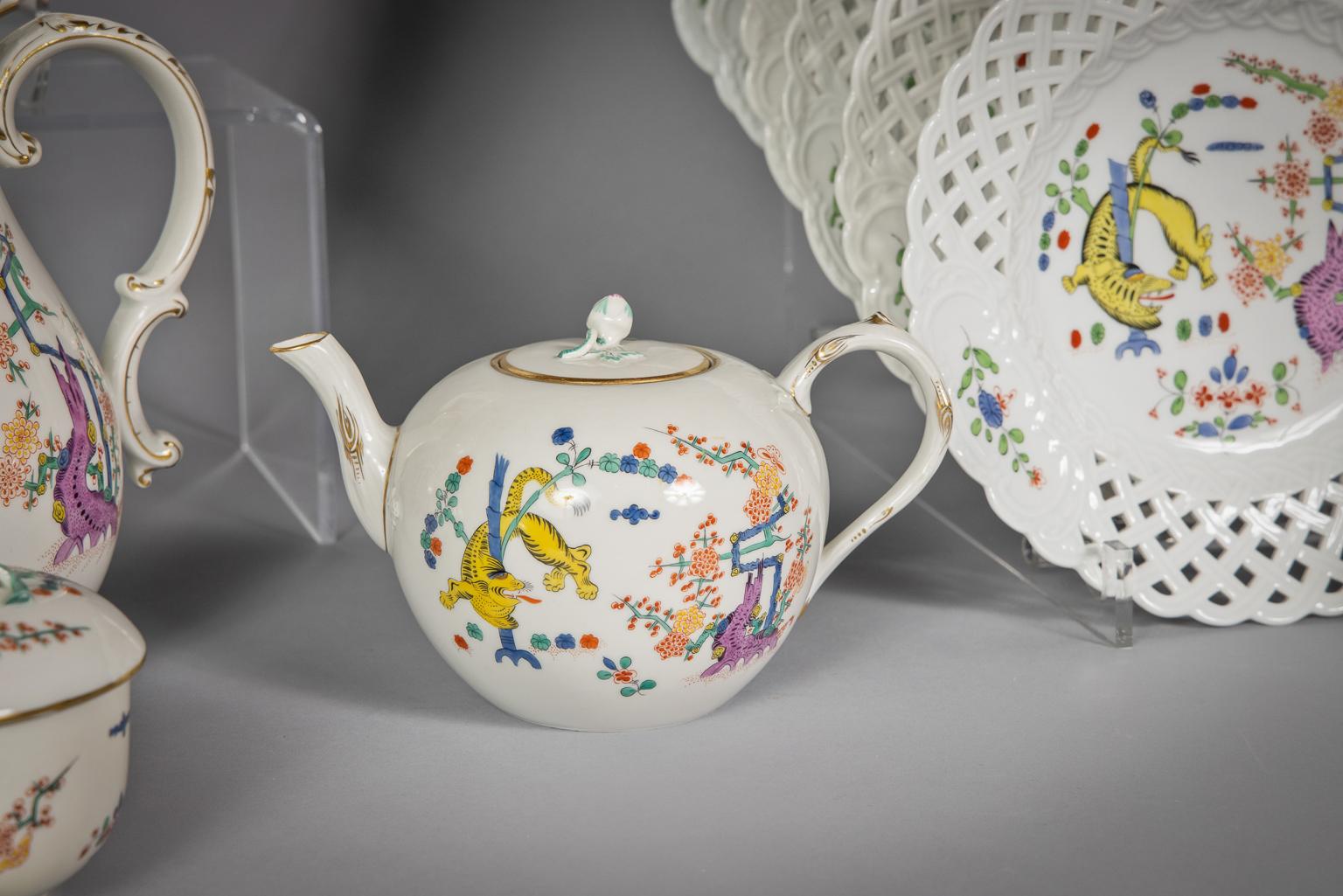 Meissen Porcelain 'Old Rich Yellow Lion' Tee- und Kaffeeservice, um 1900 im Angebot 1
