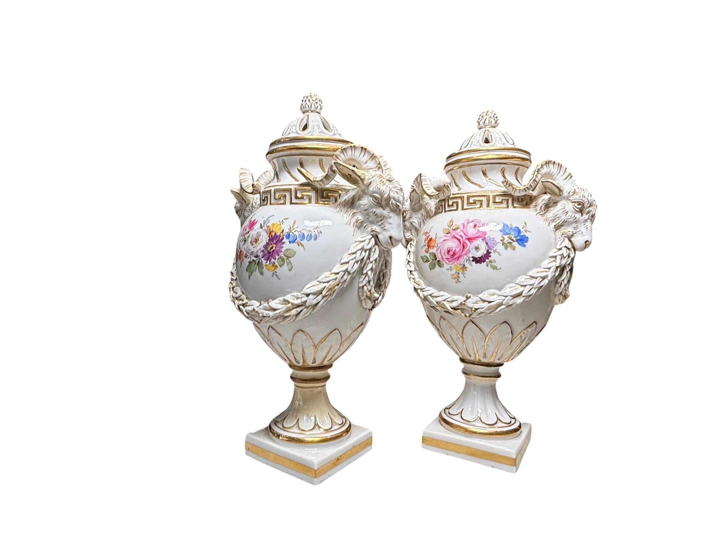 Meissen Porcelain Pair Of  Potpourri's Urn Vases For Sale 4