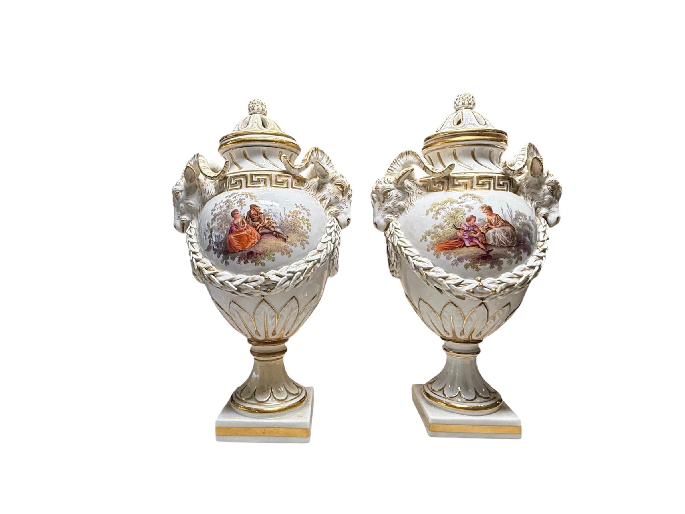 Meissen Porcelain Pair Of  Potpourri's Urn Vases For Sale 7