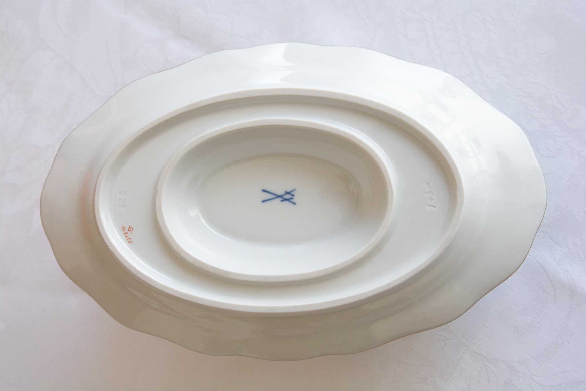 20ième siècle Meissen Porcelain Pearl Ming Dragon Green Ornate Border Service pour 12 personnes en vente