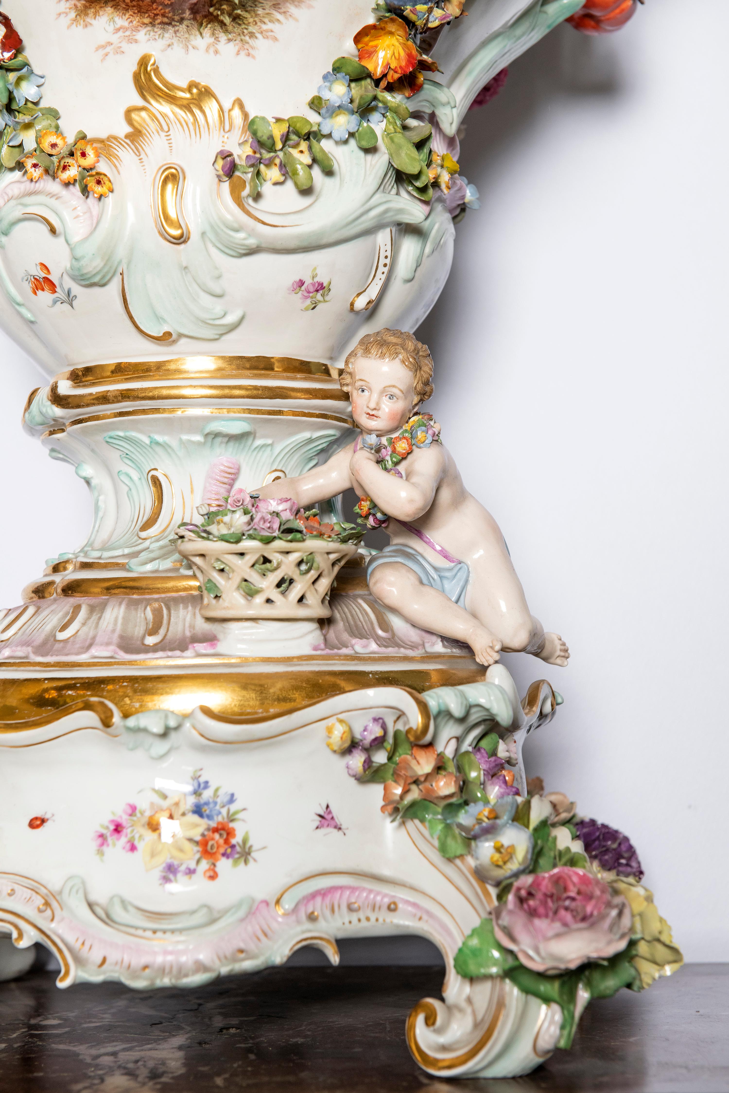 Vaso-pourri in porcellana di Meissen, Germania, XIX secolo.
