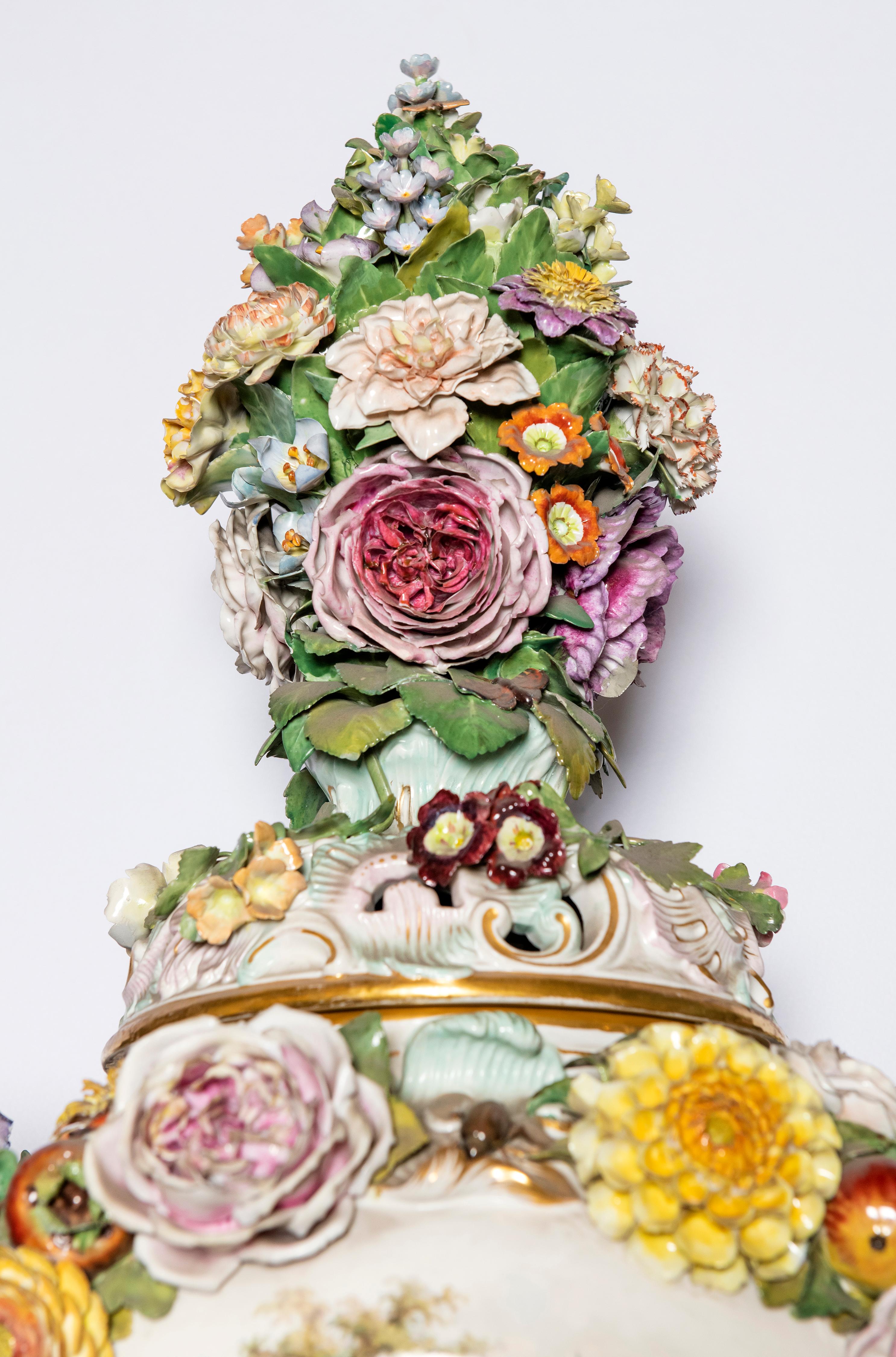 Meissen Porcelain Pot-Pourri Vase, Germany, 19th Century In Good Condition For Sale In Buenos Aires, Buenos Aires