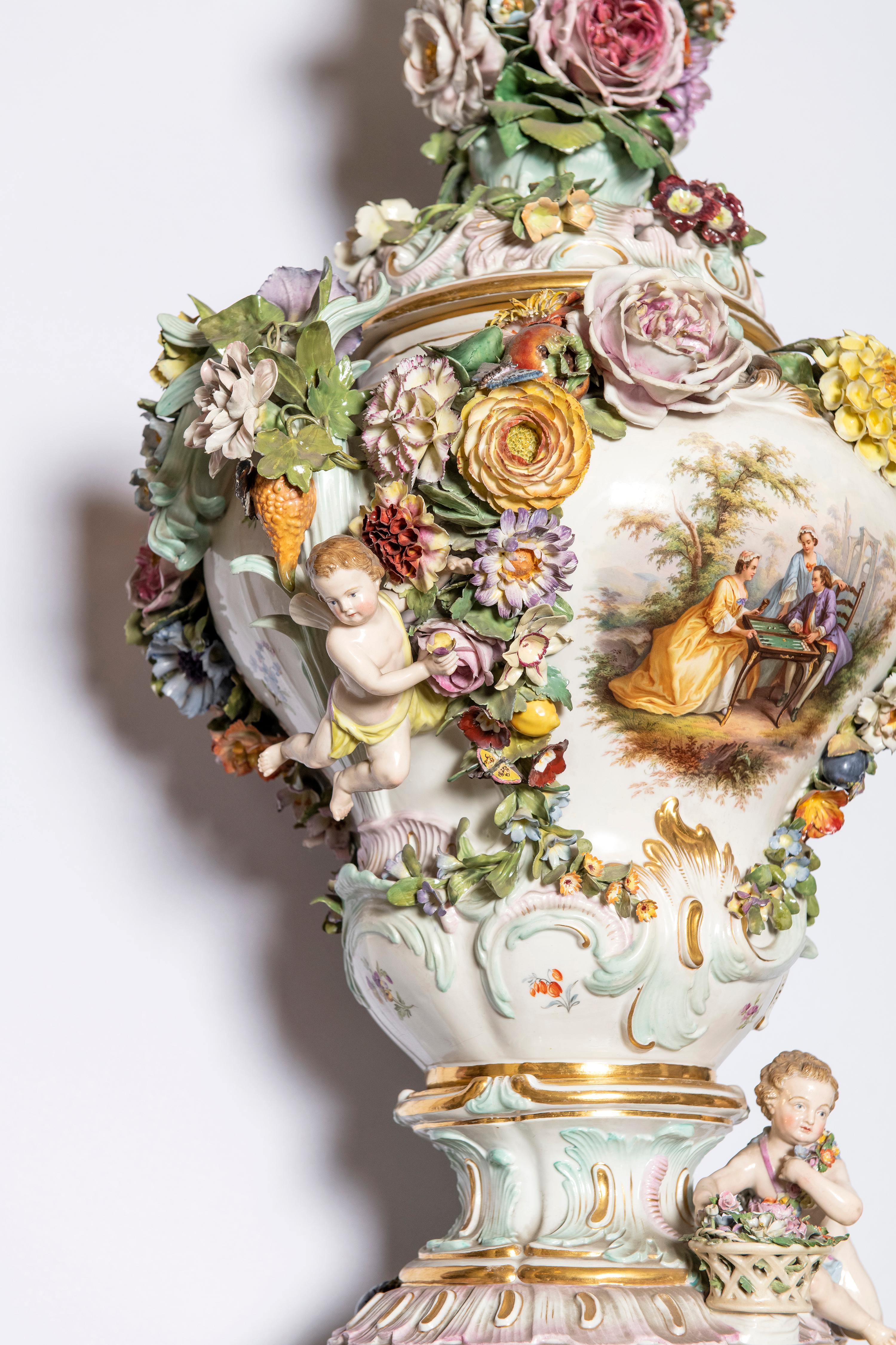 Vaso per pot-pourri in porcellana di Meissen, Germania, XIX secolo In condizioni buone in vendita a Buenos Aires, Buenos Aires