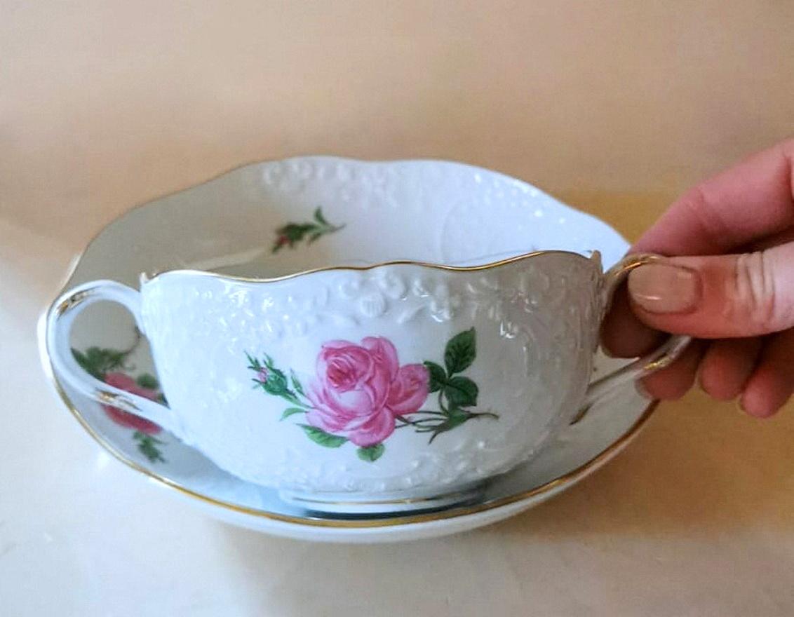 Service de 12 tasses en porcelaine de Meissen en forme de broche de rose rare et décorations en relief en vente 6