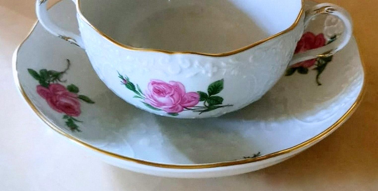 Hand-Painted Meissen Porcelain Rare Rose Broth Cups Service and Embossed Decorations 12 Cups For Sale