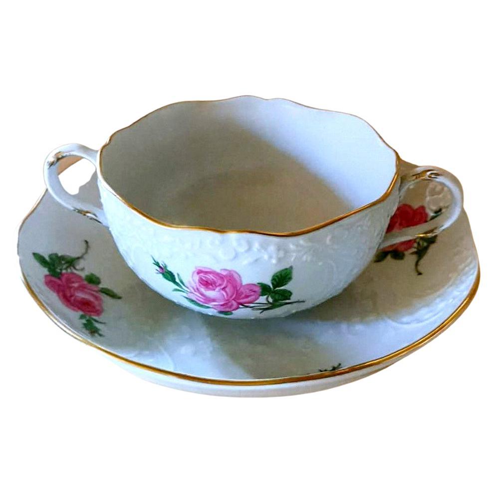 Meissen Porcelain Rare Rose Servicio de tazas de caldo y decoraciones en relieve 12 tazas