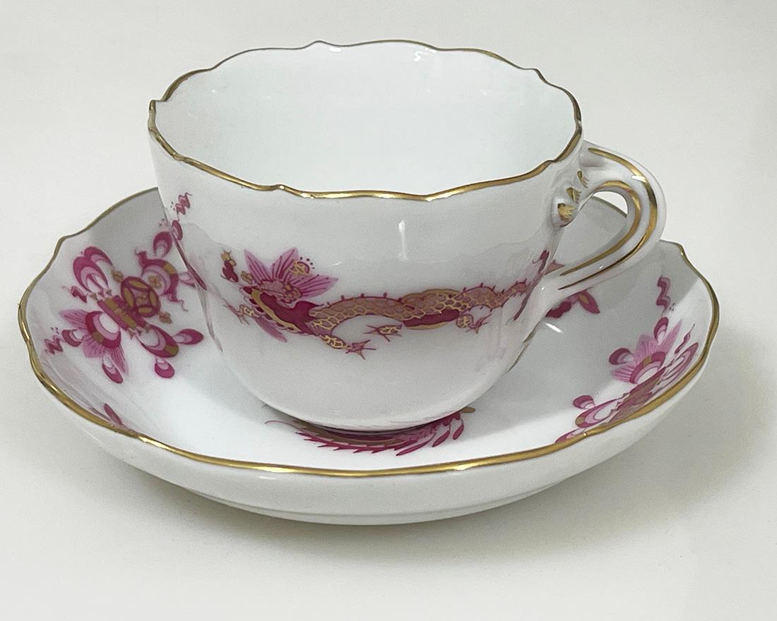 Tazze e piattini Rich Court Dragon di Meissen Porcelain, Germania 1960 in vendita 4