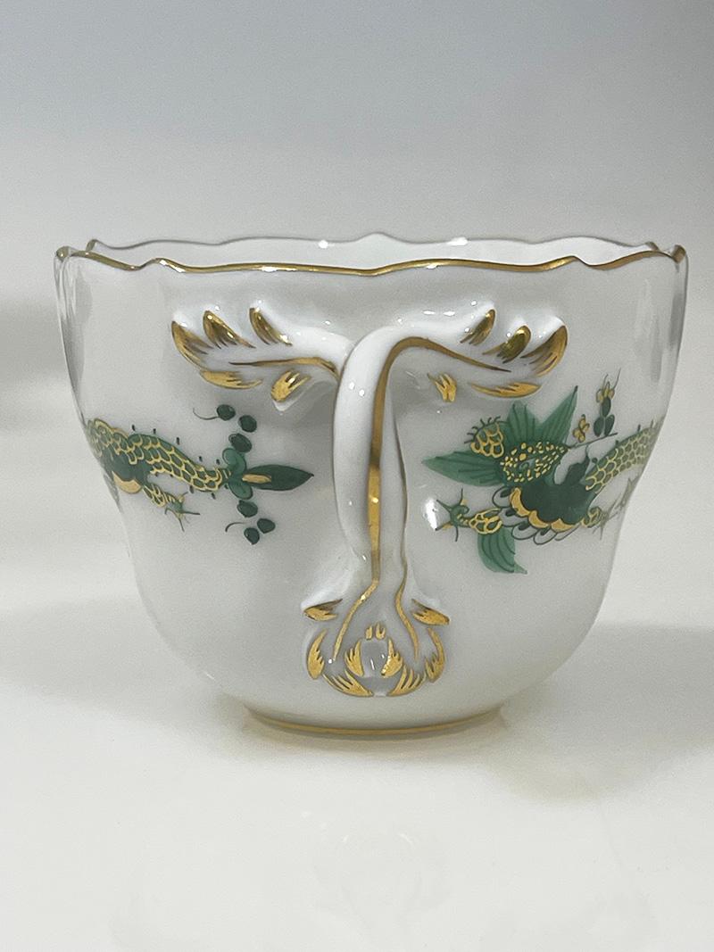 Tazze e piattini Rich Court Dragon di Meissen Porcelain, Germania 1960 in vendita 4