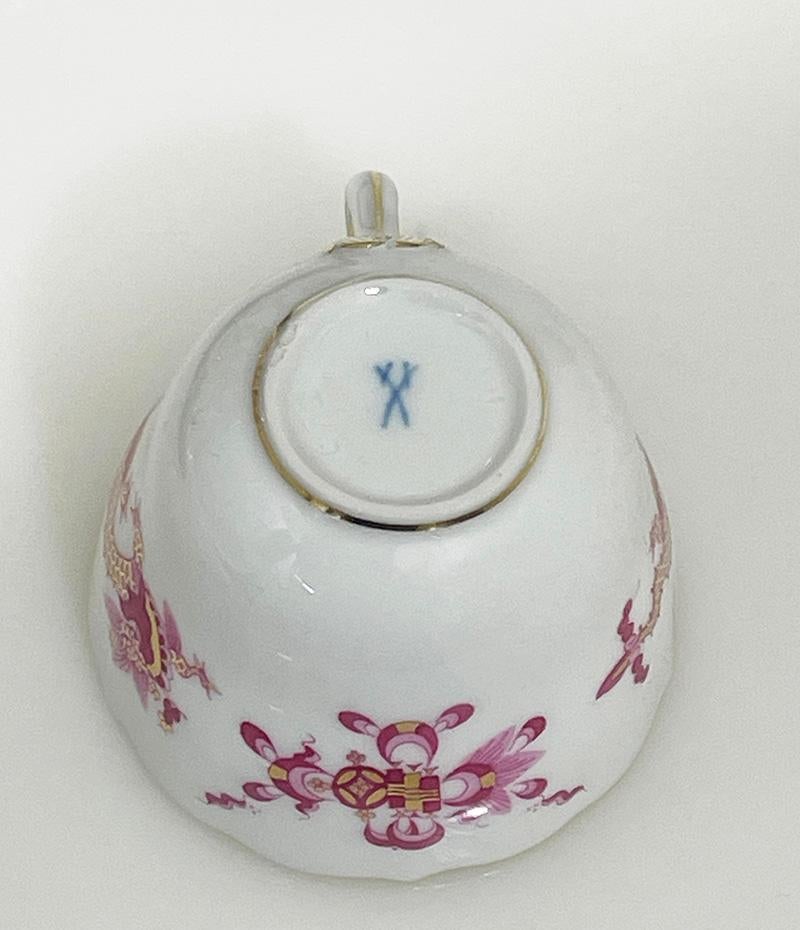 Porcellana Tazze e piattini Rich Court Dragon di Meissen Porcelain, Germania 1960 in vendita