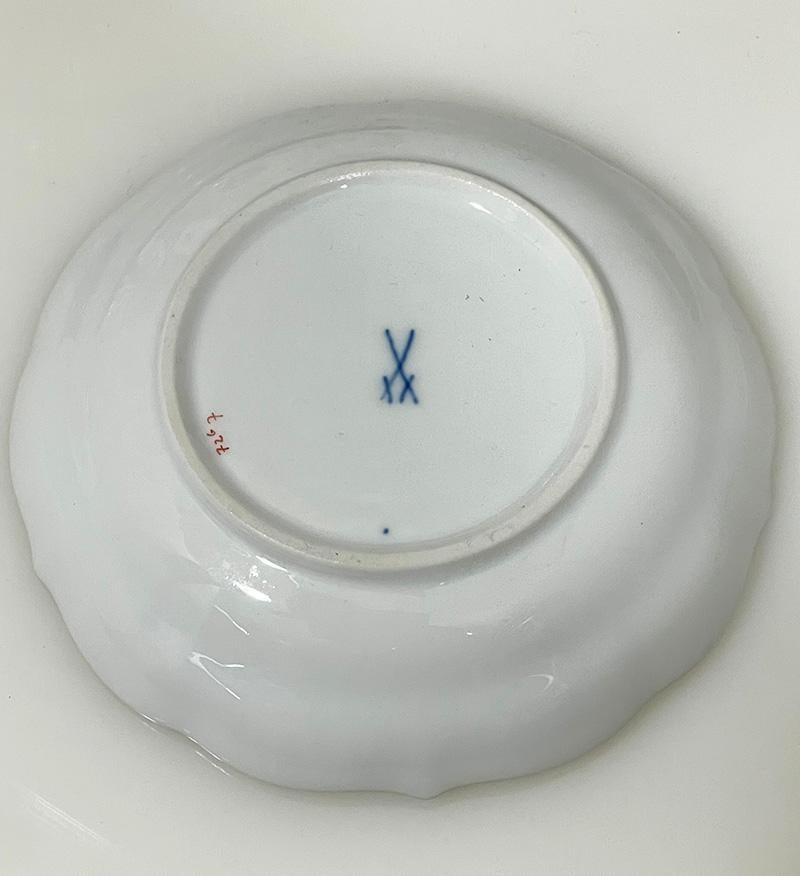 Tazze e piattini Rich Court Dragon di Meissen Porcelain, Germania 1960 in vendita 1