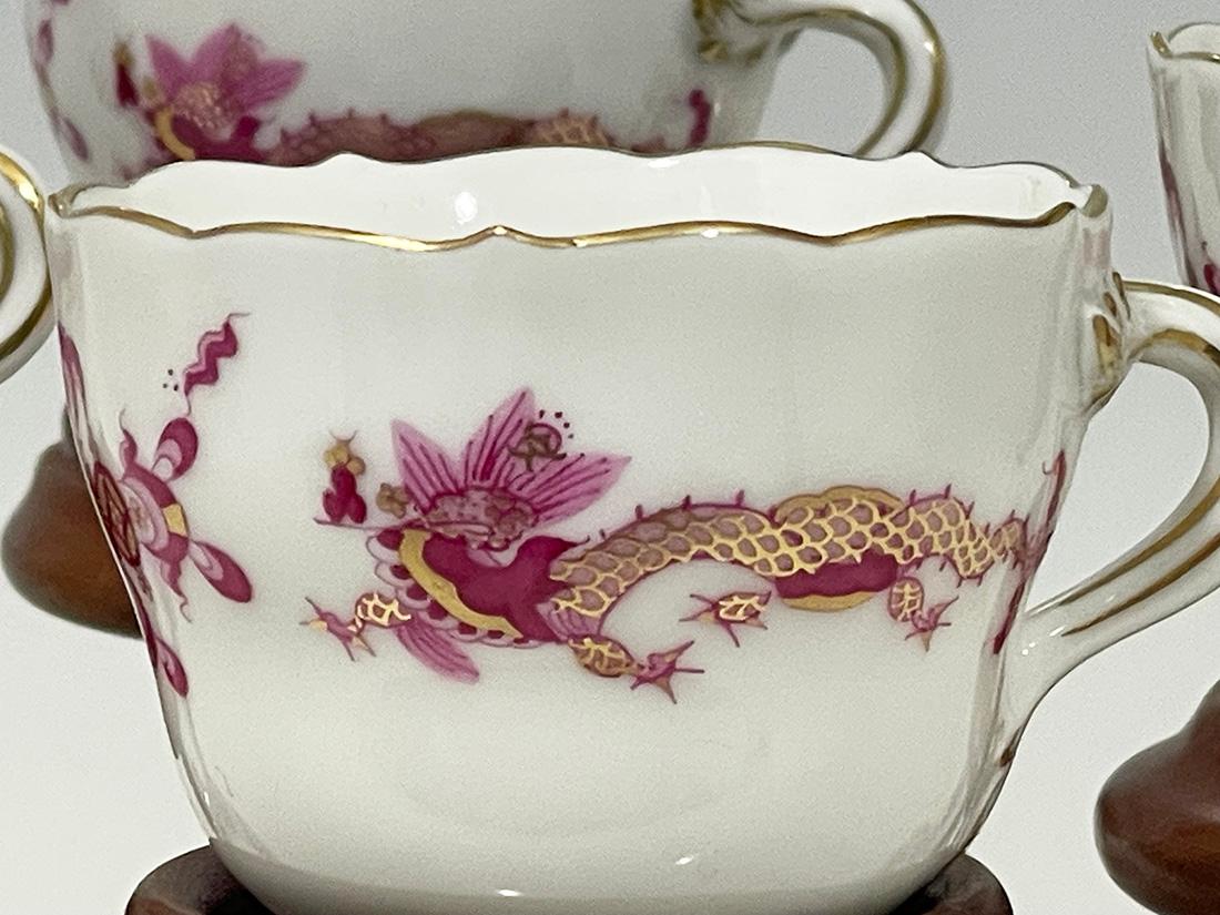 Tazze e piattini Rich Court Dragon di Meissen Porcelain, Germania 1960 in vendita 2