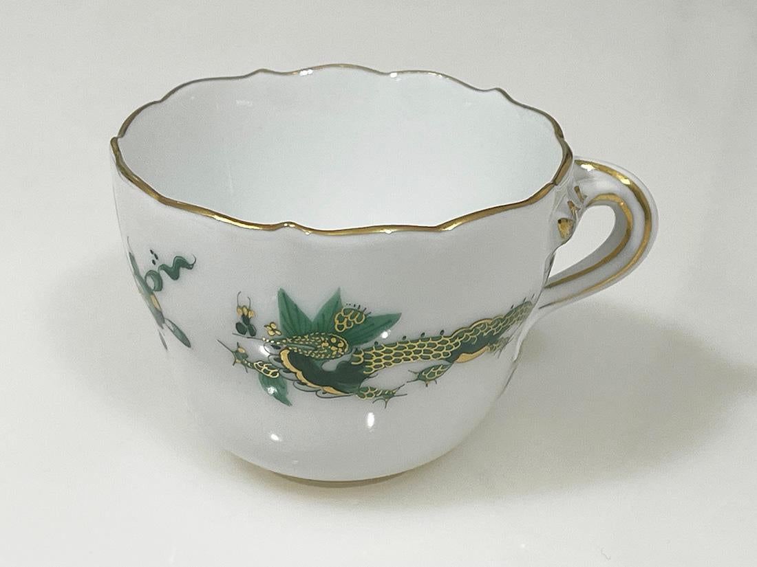 Tazze e piattini Rich Court Dragon di Meissen Porcelain, Germania 1960 in vendita 3