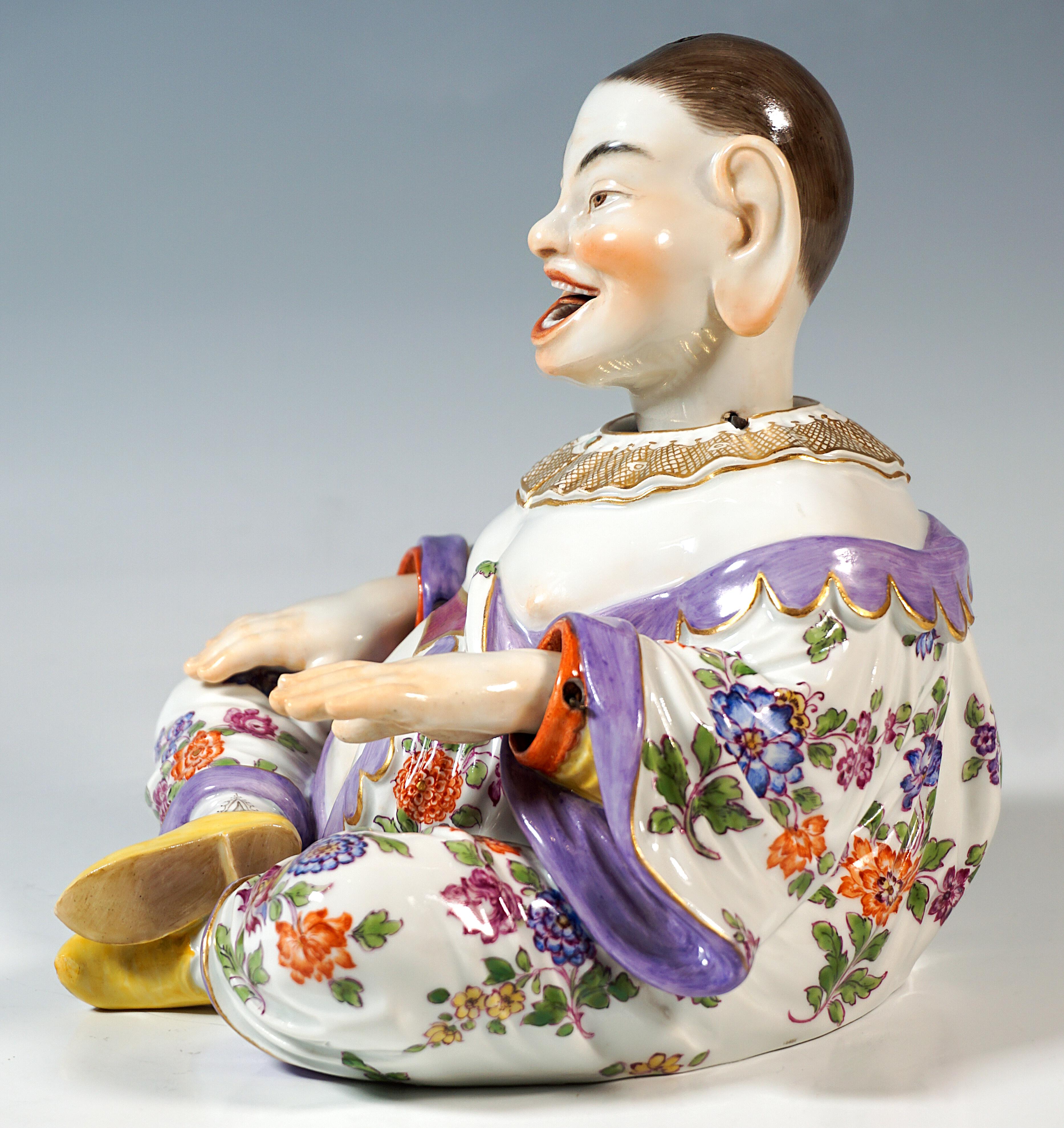 Meissen Porcelain, Figura de Buda sentado como pagoda contoneándose, Por Kaendler, Ca 1860 Alemán en venta