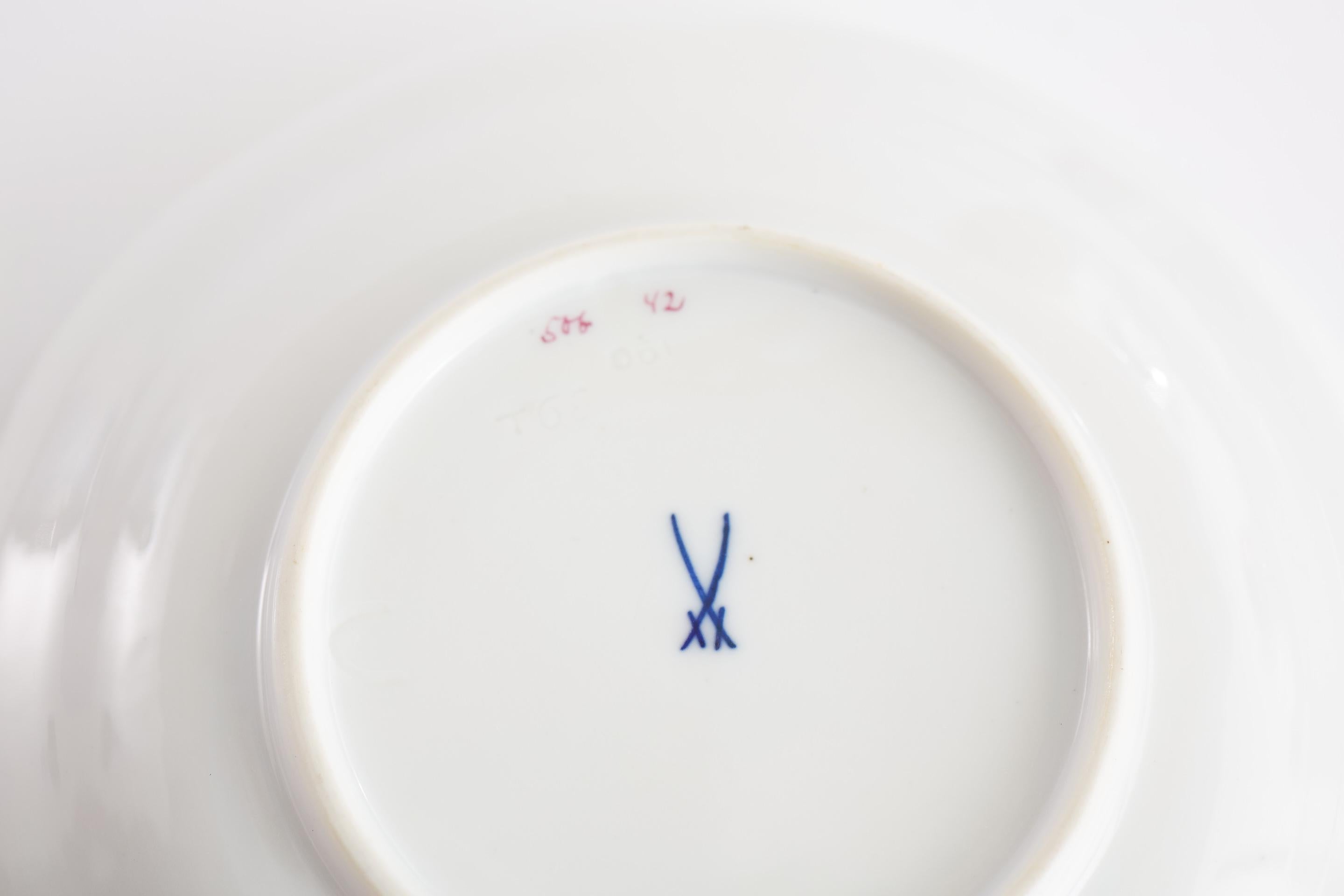 Milieu du XXe siècle Service à thé / café en porcelaine de Meissen / 12 personnes en vente