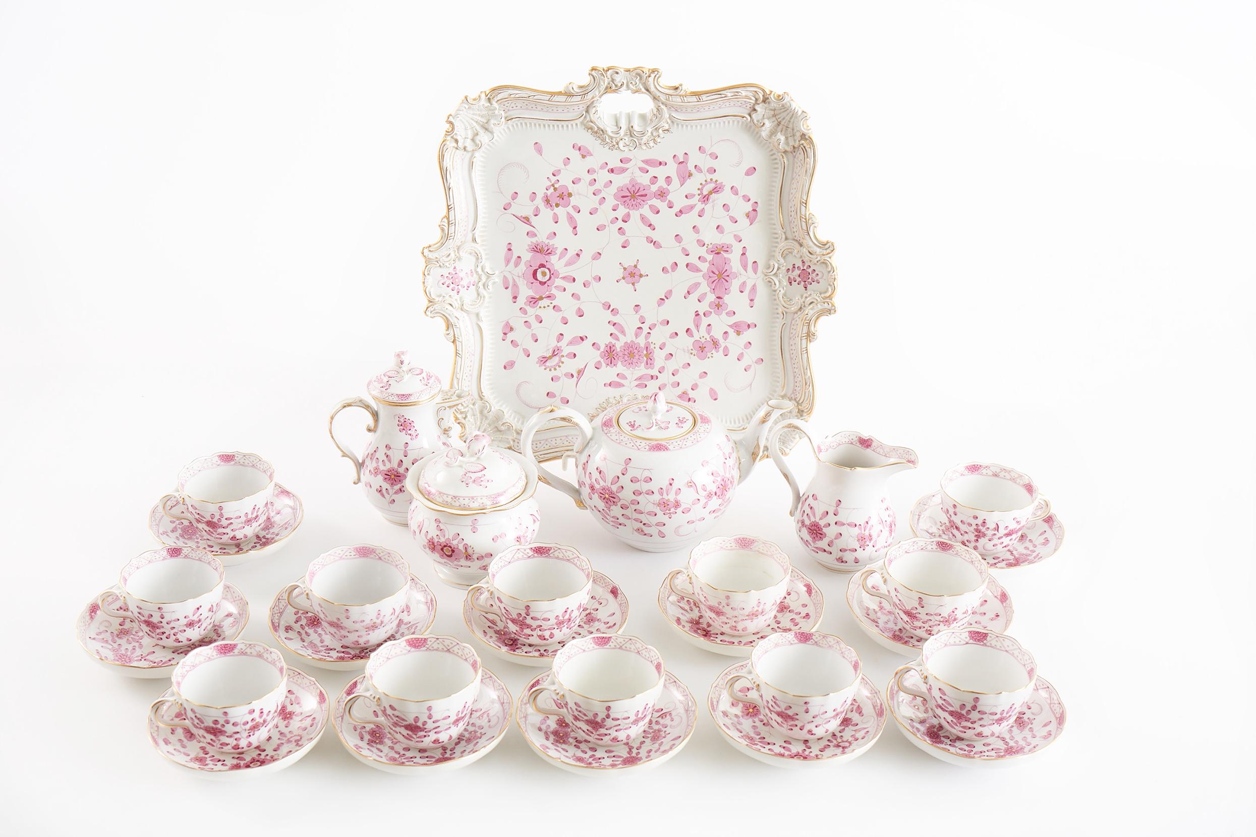Meissen Porcelain Tea / Coffee Service / 12 People For Sale 2