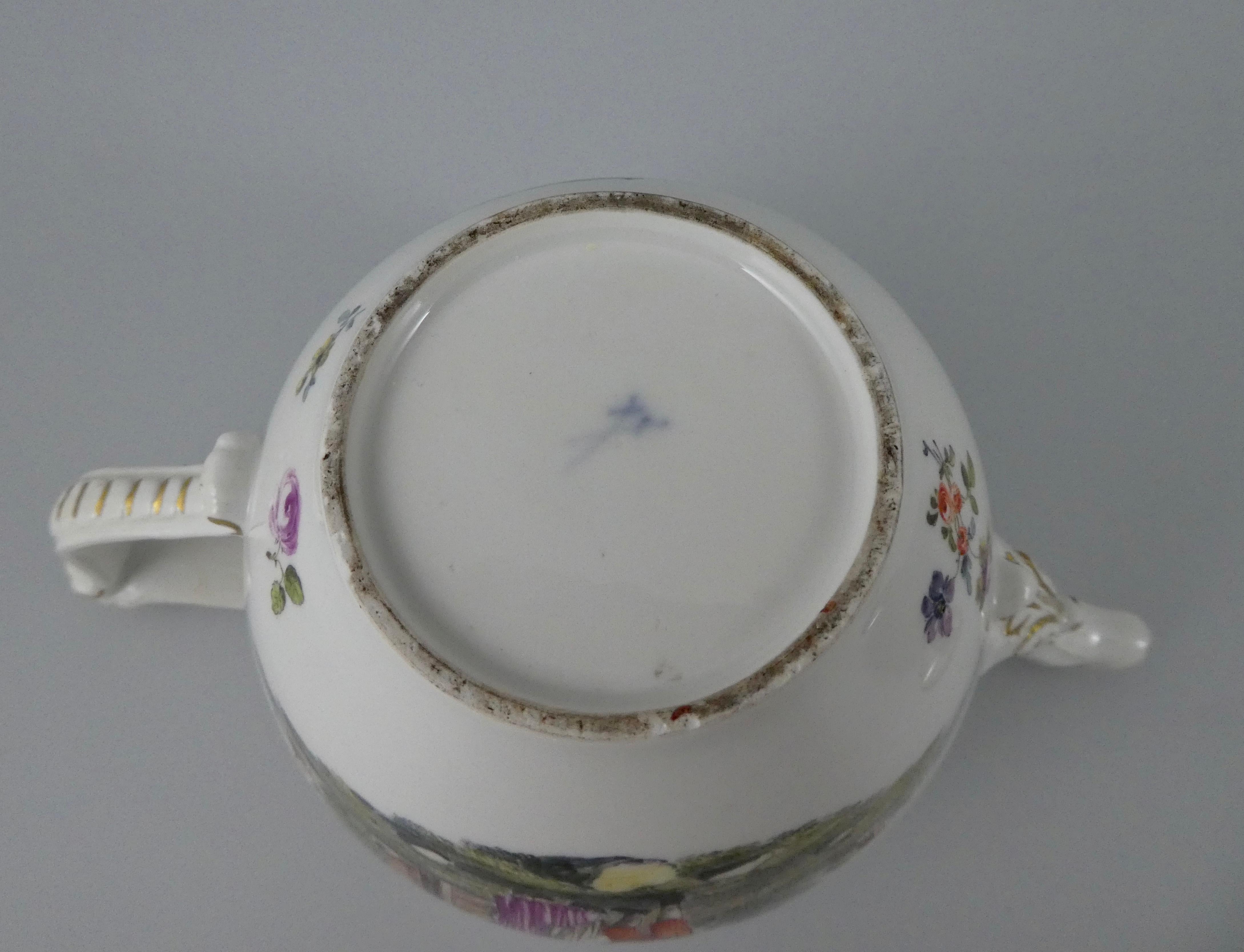 Meissen Porcelain Teapot and Cover, circa 1740 2