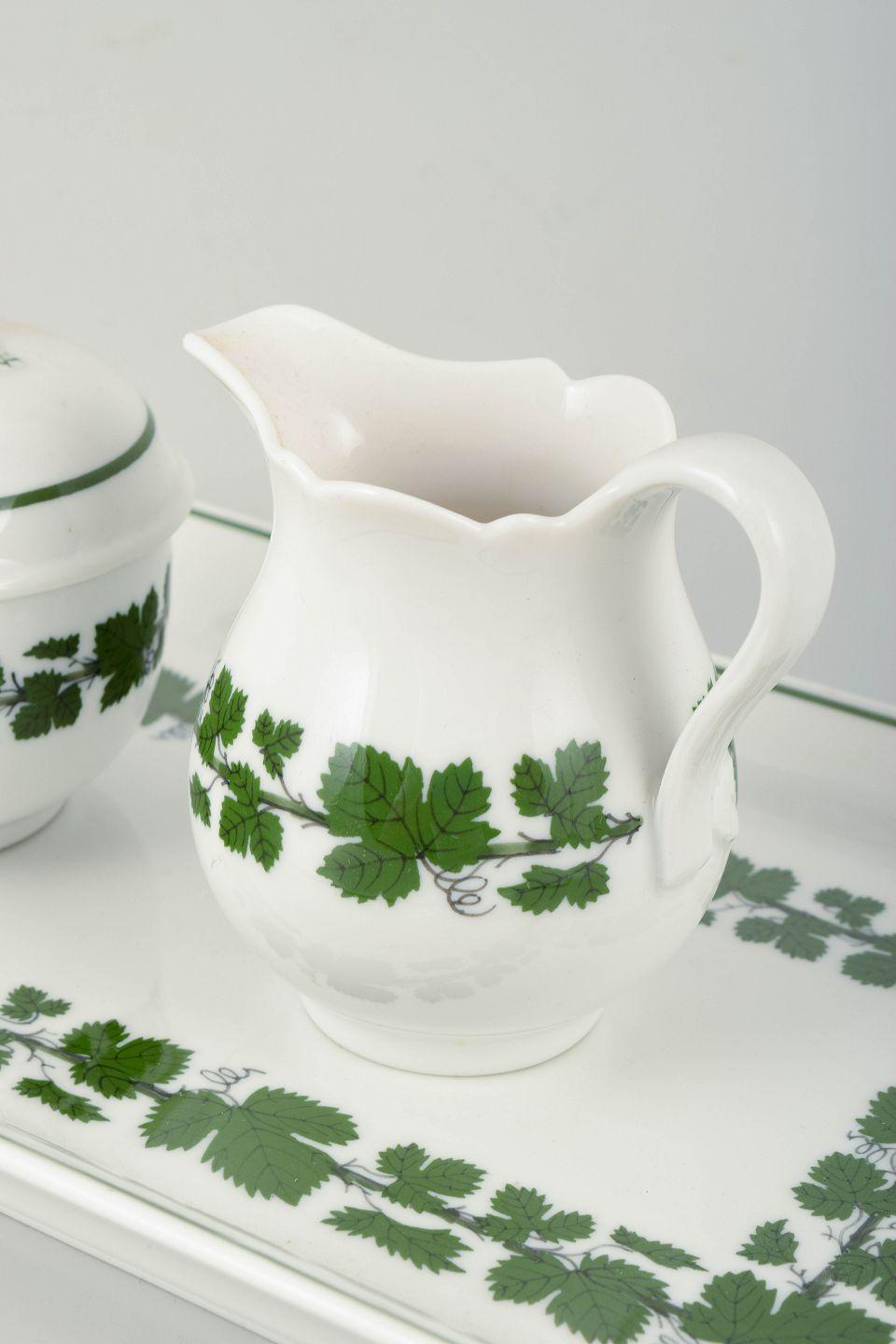 Meissen, plateau avec pot à crème et sucrier, motif feuille de vigne, 