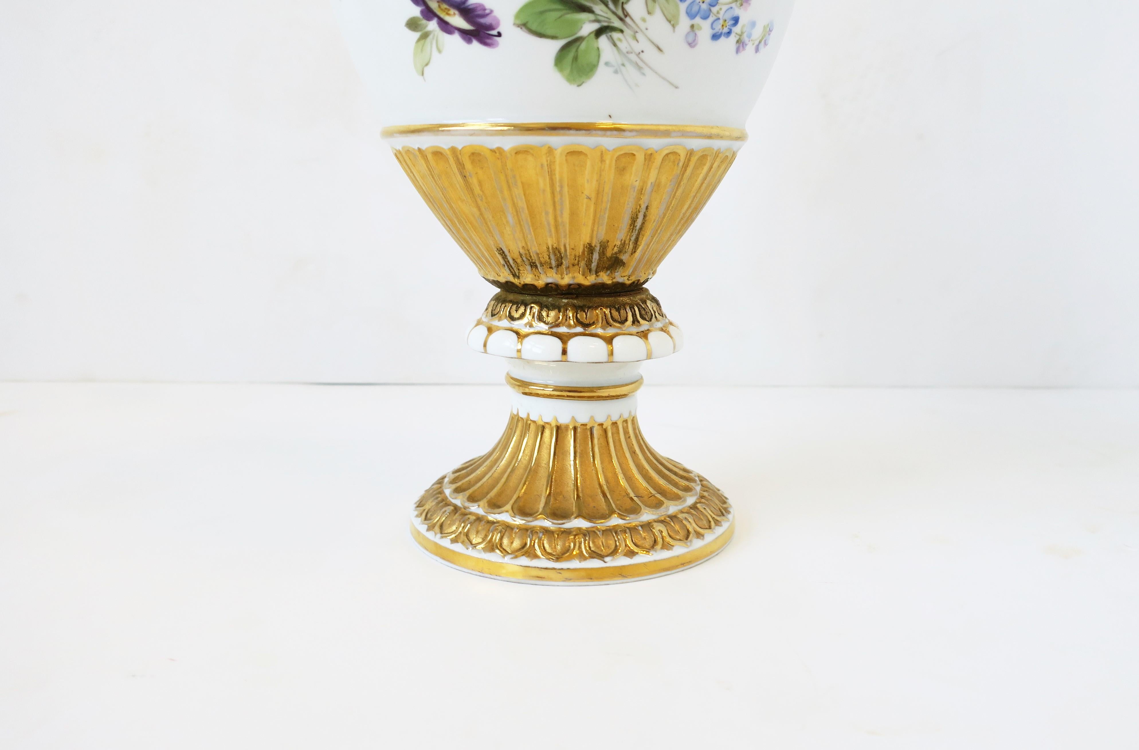 Meissen Porcelain Urn Snake Handles Amphora, Germany For Sale 5