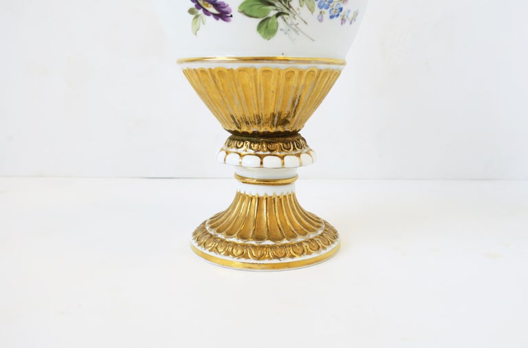 Meissen Porcelain Urn White and Gold with Amphora Snake Handles For Sale 7