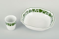 Meissen, porcelain vase and bowl with Vine-Leaf pattern. 20th C.