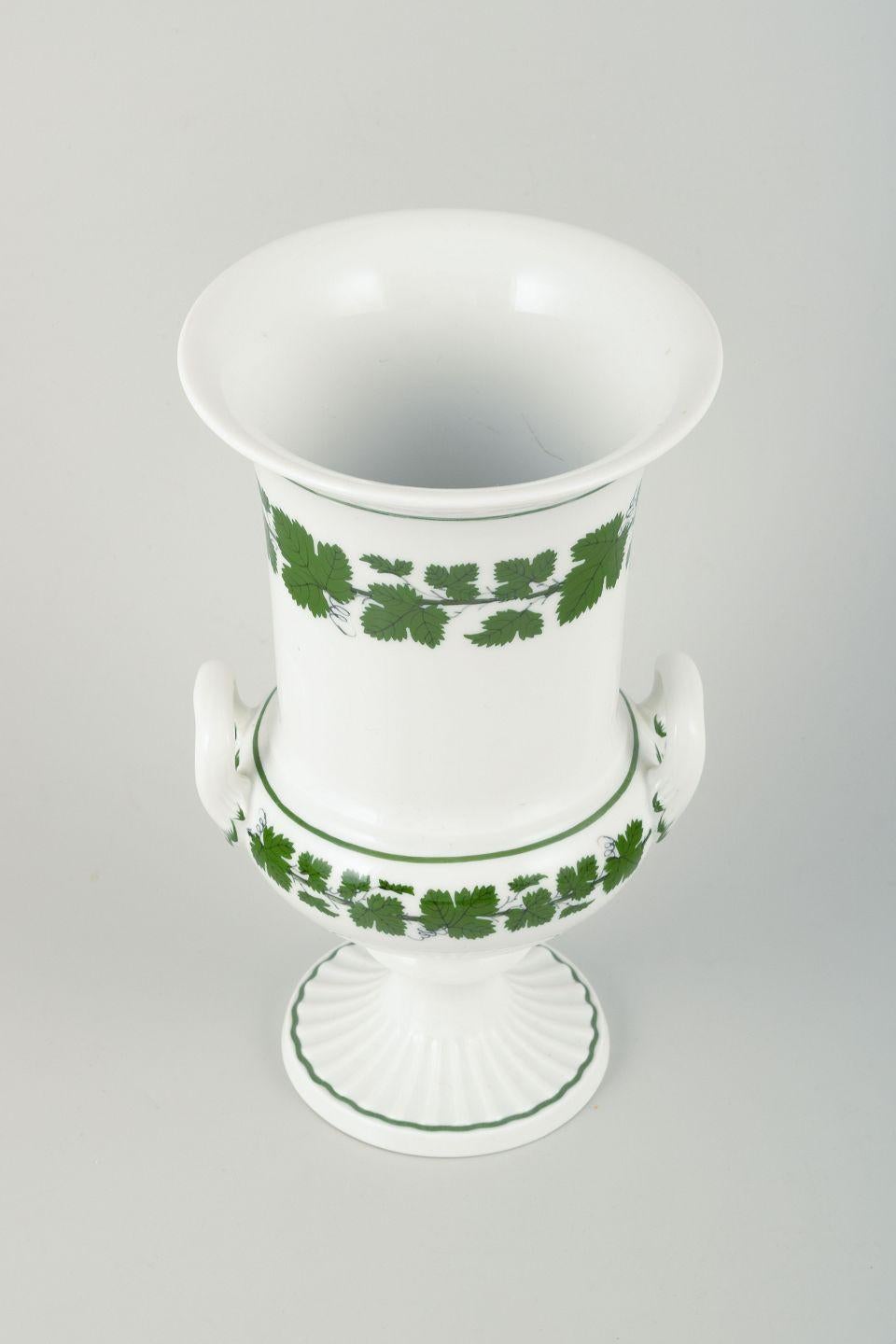 Meissen, vase, motif de feuilles de vigne, 