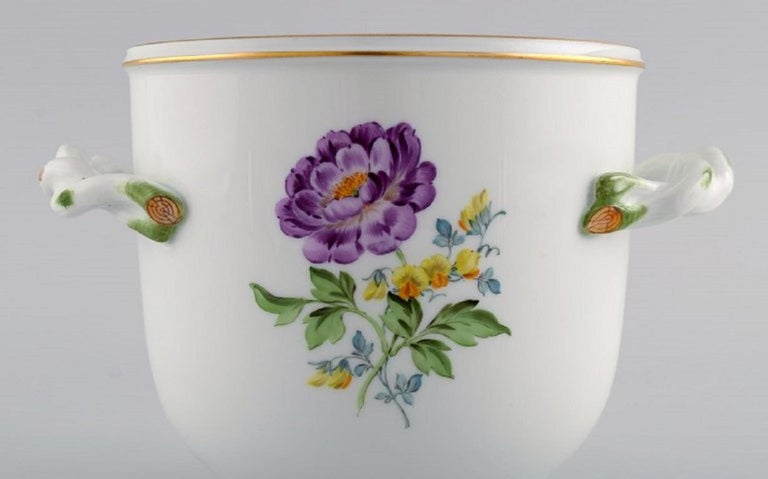20th Century Meissen Porcelain Vase with Hand-Painted Flowers and Gold Edge, 1920s For Sale