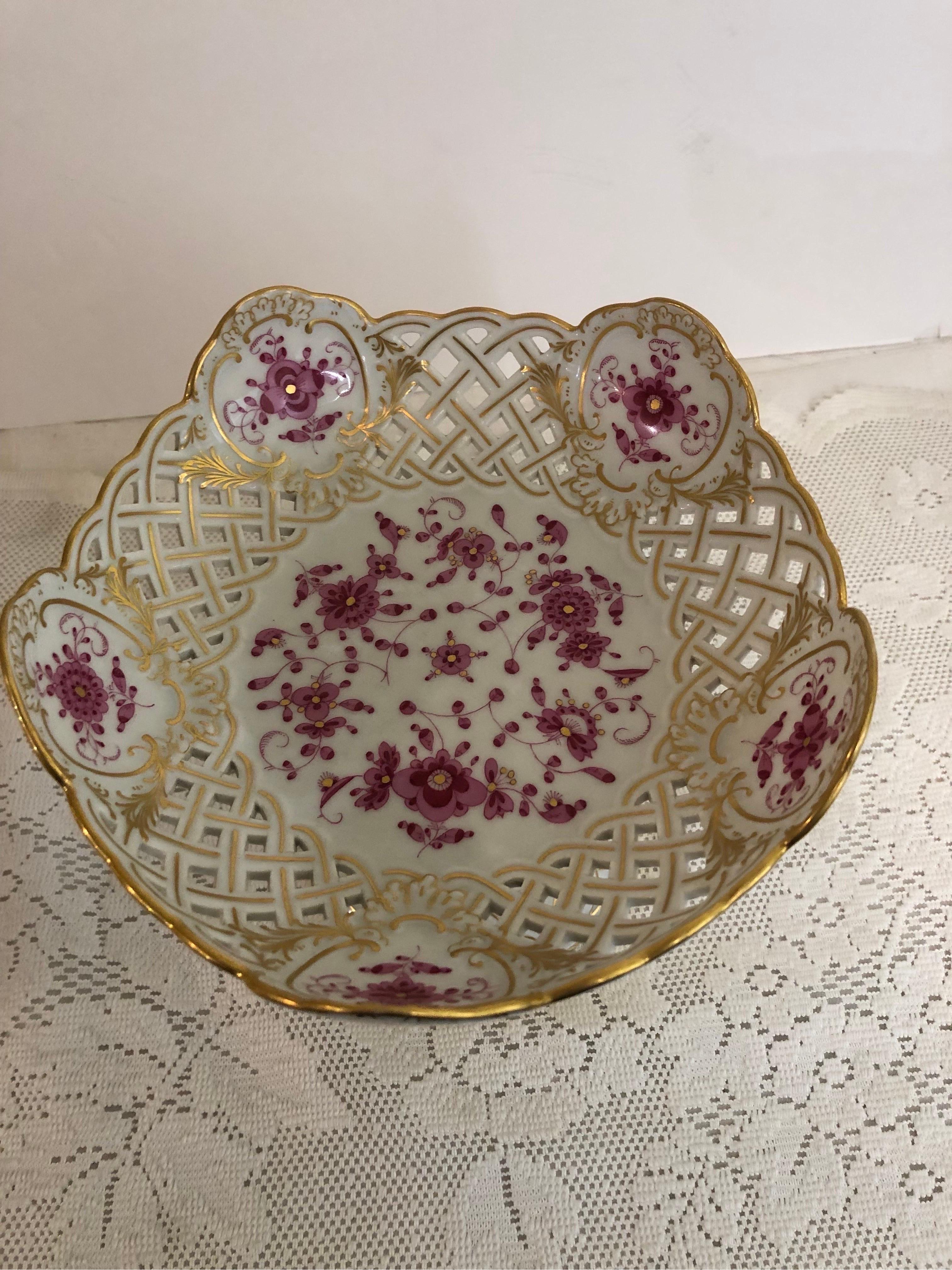 This Meissen reticulated purple Indian compote is very rare and extremely hard to find. It is a beautiful serving compote or decoration for your table, your sideboard or your cabinet. It would make a stunning addition to any table setting. First of
