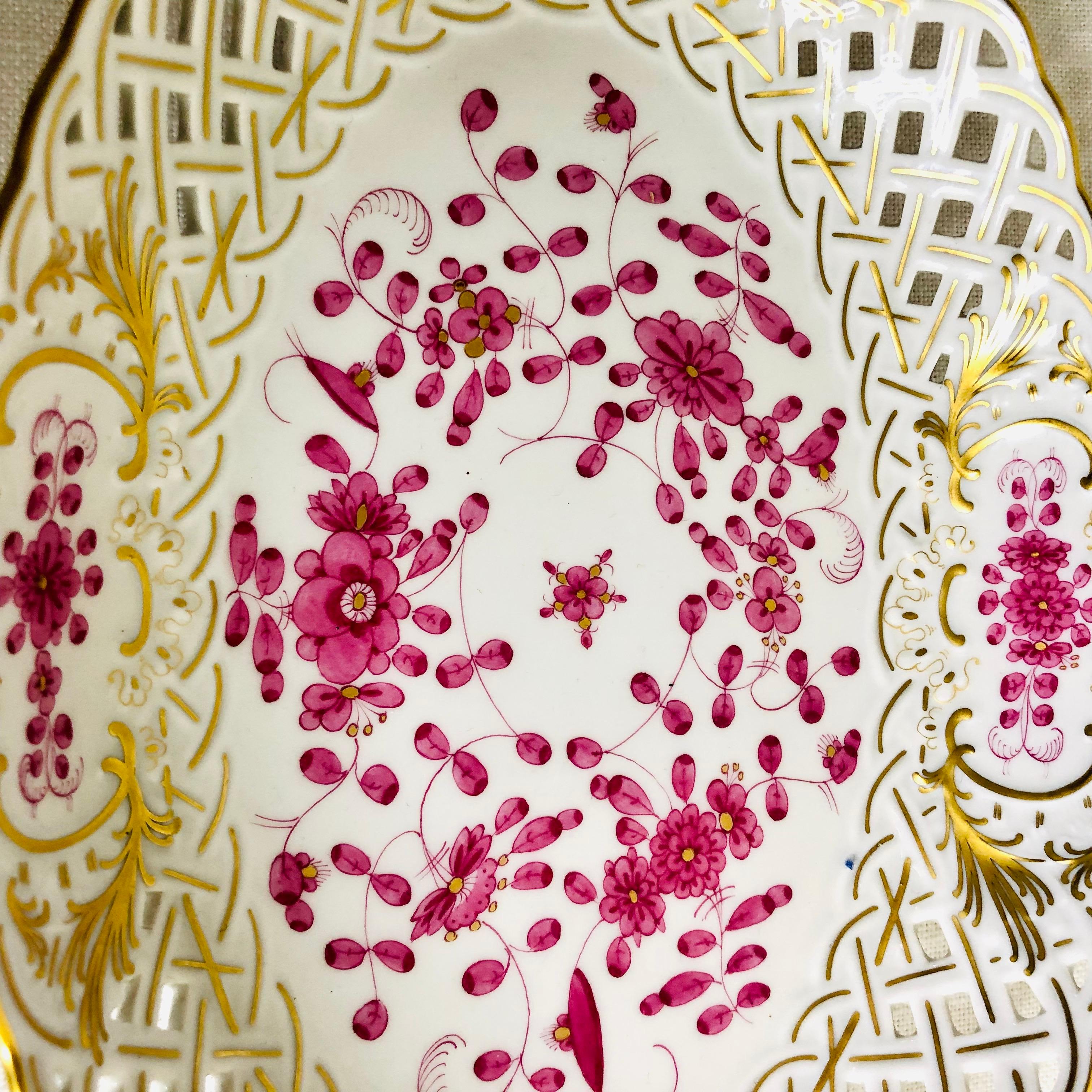 Lila indische netzförmige ovale Servierschale aus Meissener Meissen mit goldenen Akzenten (Porzellan)