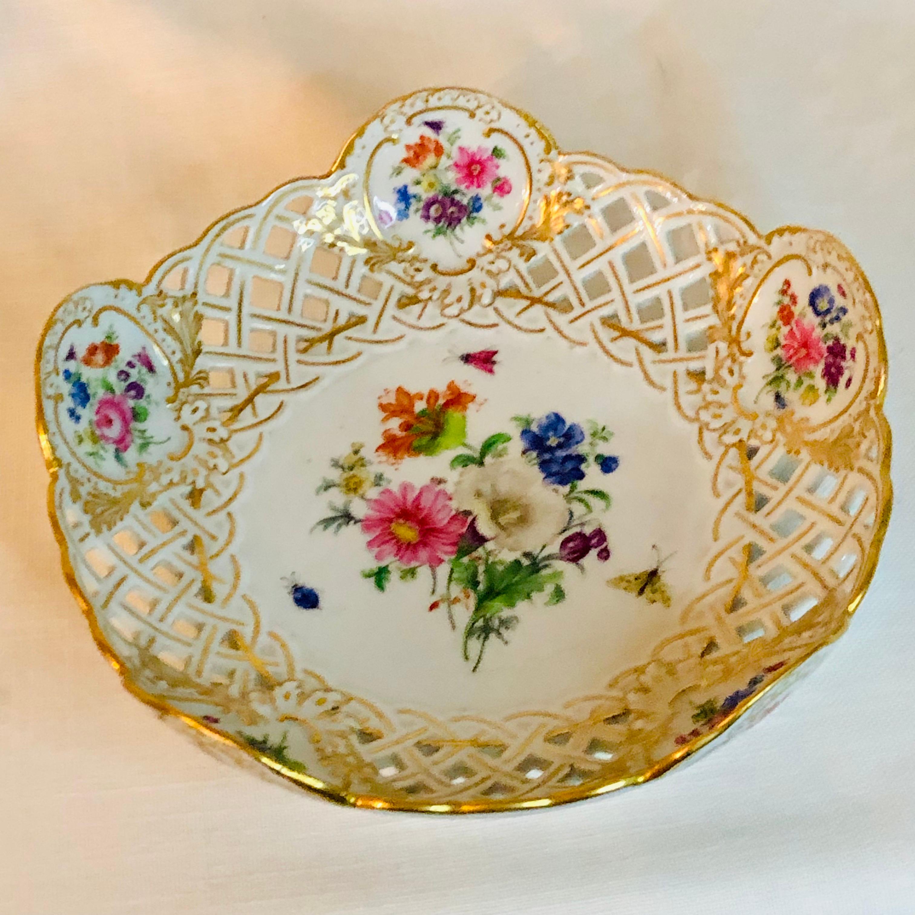 Belle Époque Meissen Reticulated and Fluted Bowl With central Flower Bouquet and Insects For Sale