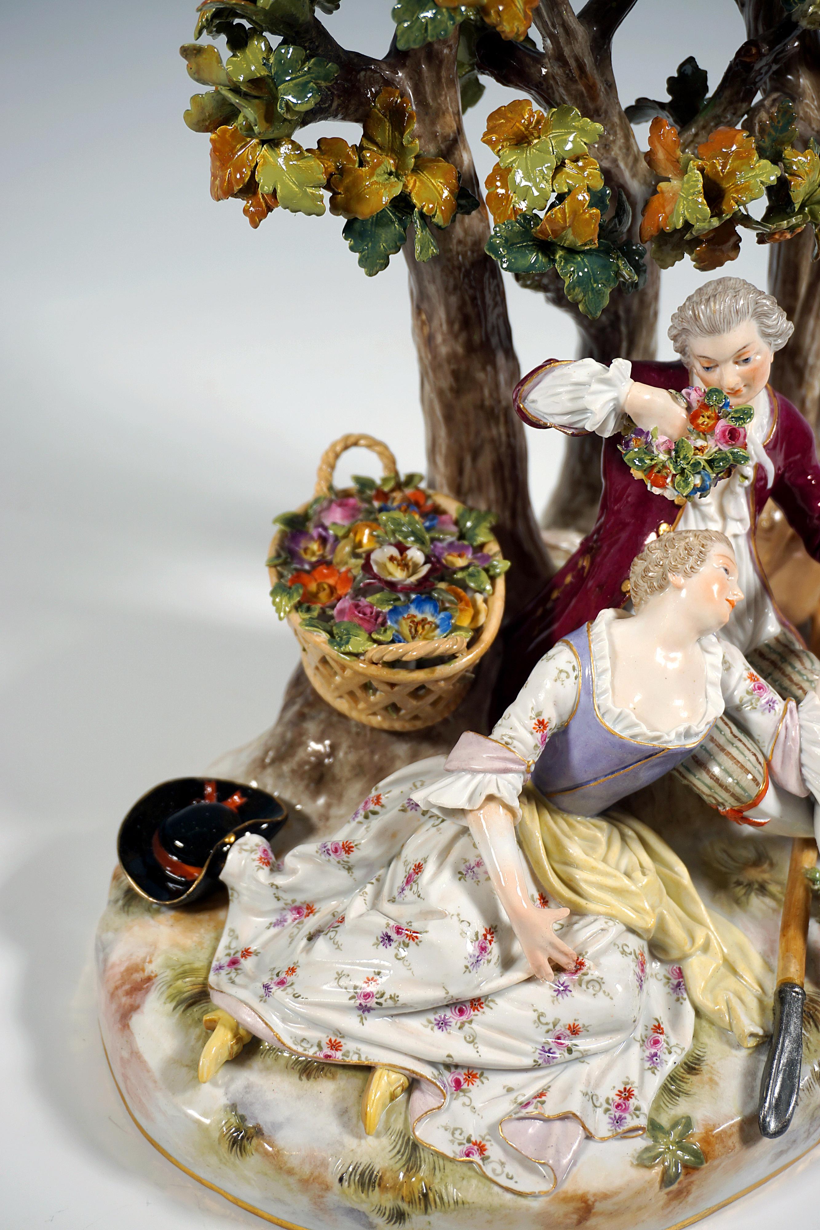 Grupo rococó de Meissen, Pareja Shpherd bajo los árboles, por J.J. Kaendler, Ca 1860 Mediados del siglo XIX en venta