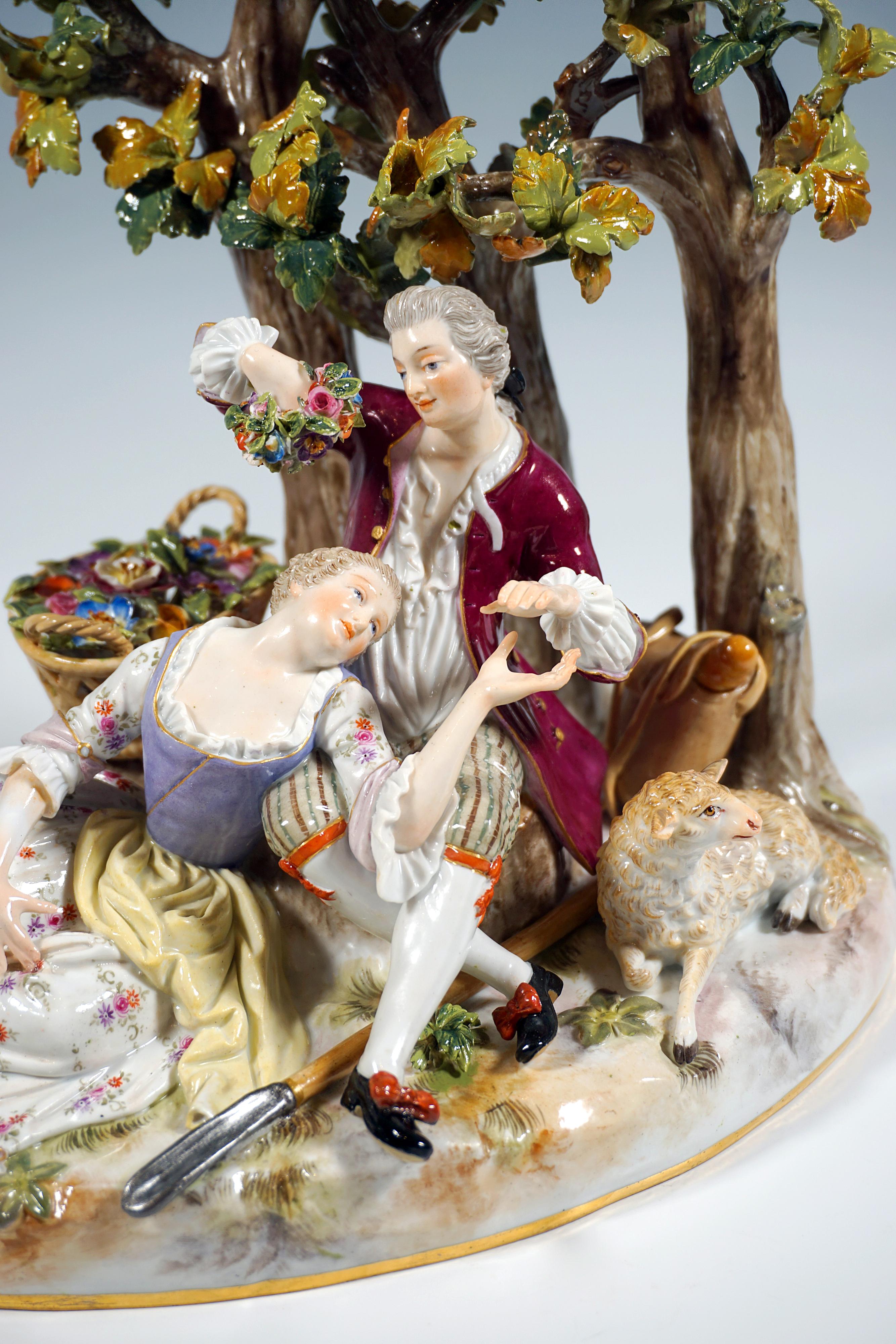 Grupo rococó de Meissen, Pareja Shpherd bajo los árboles, por J.J. Kaendler, Ca 1860 Porcelana en venta